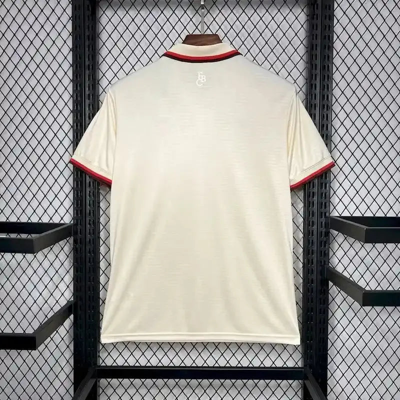 FC BAYERN - MAILLOT EXTÉRIEUR 24/25
