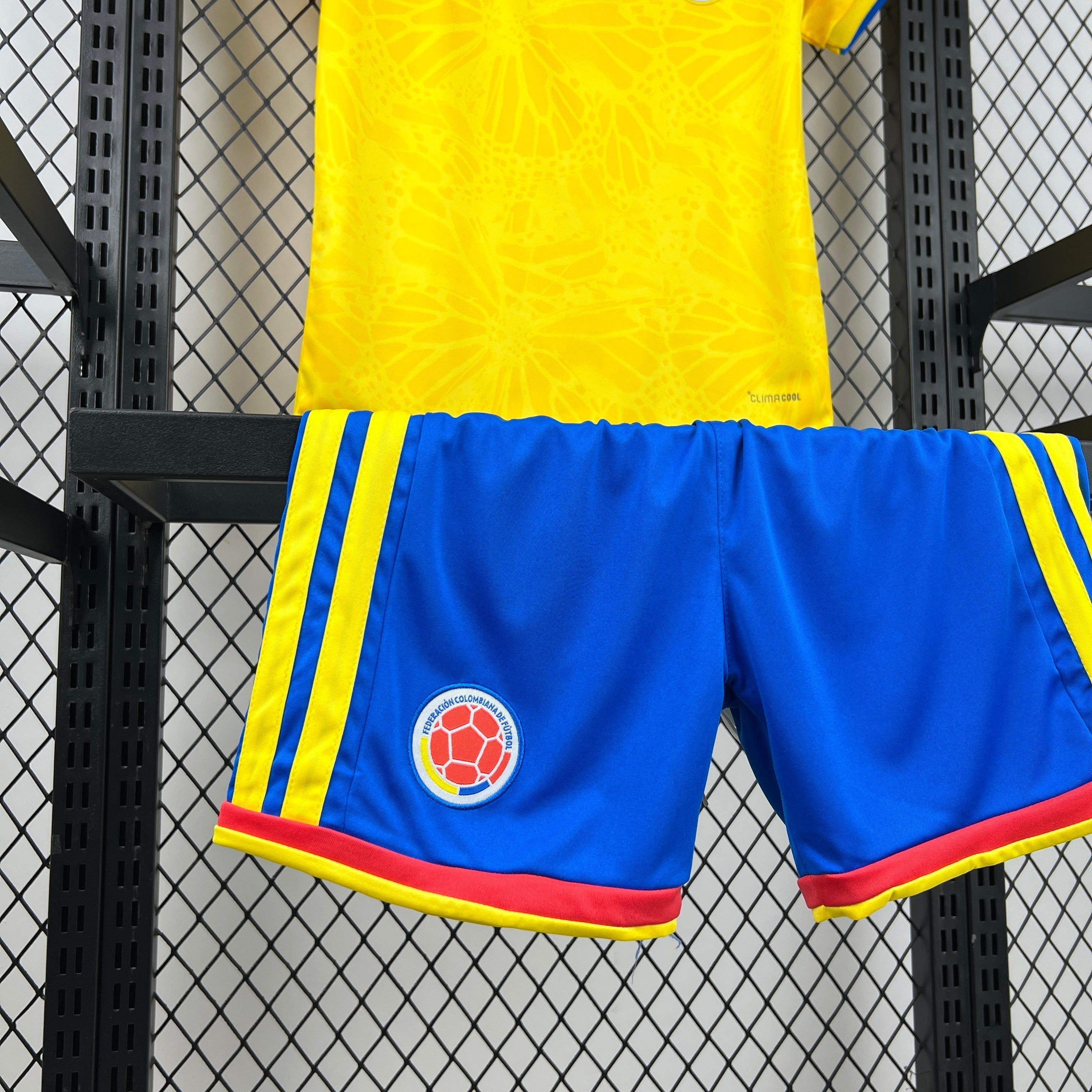 COLOMBIA - HOME KIDS KIT 2026