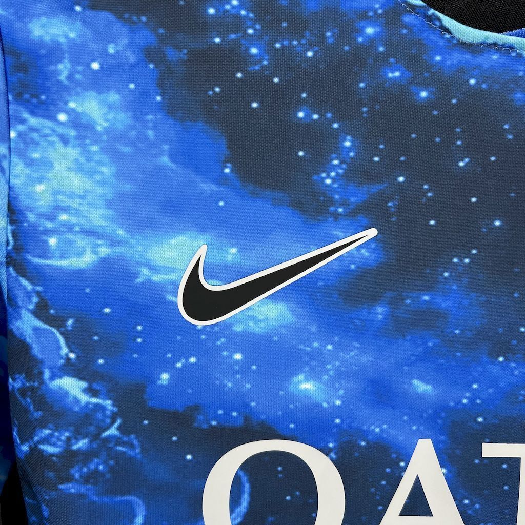 PARIS SAINT GERMAIN - MAILLOT CONCEPT "ciel bleu" 25/26
