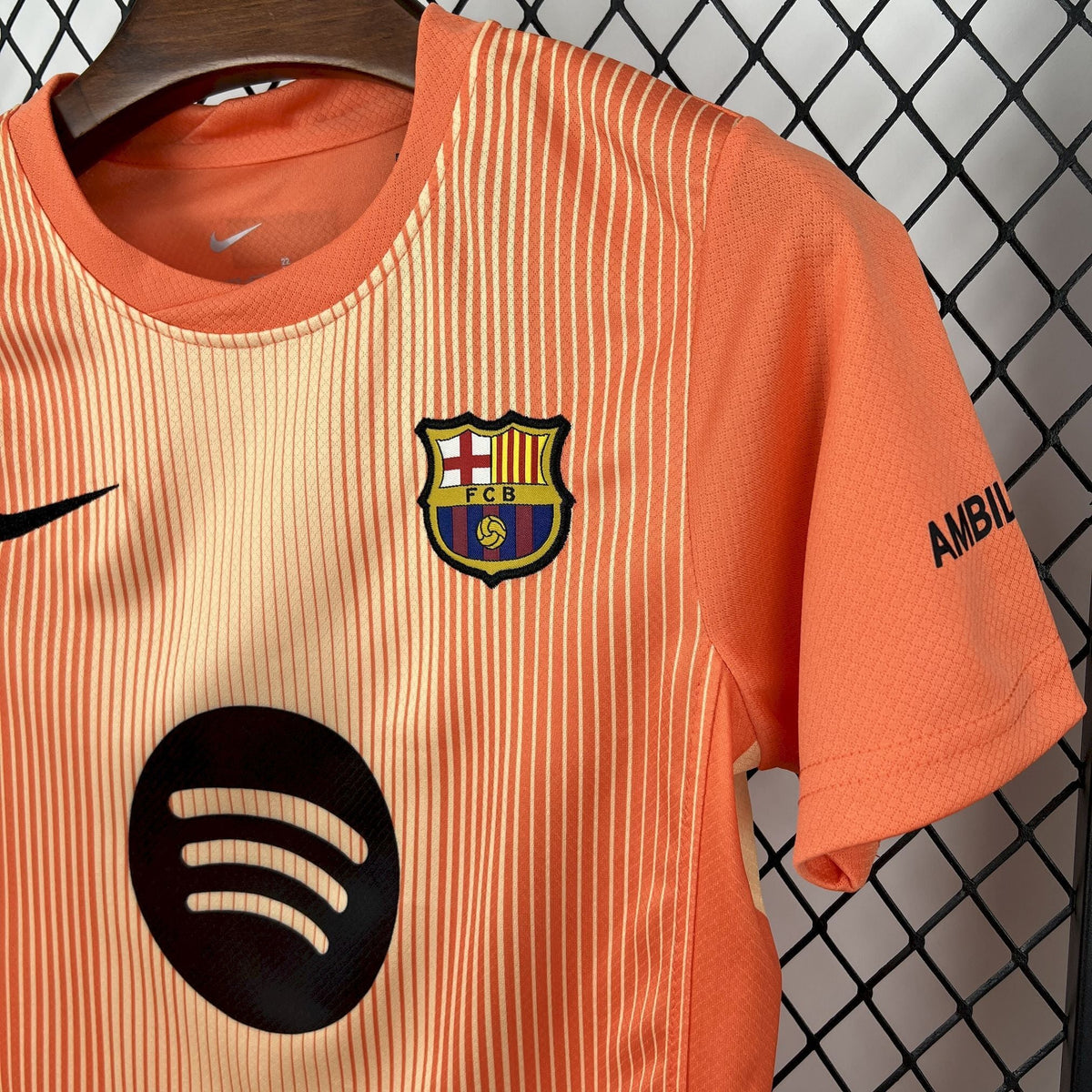 FC BARCELONA - KIDS' GOALKEEPER KIT 25/26