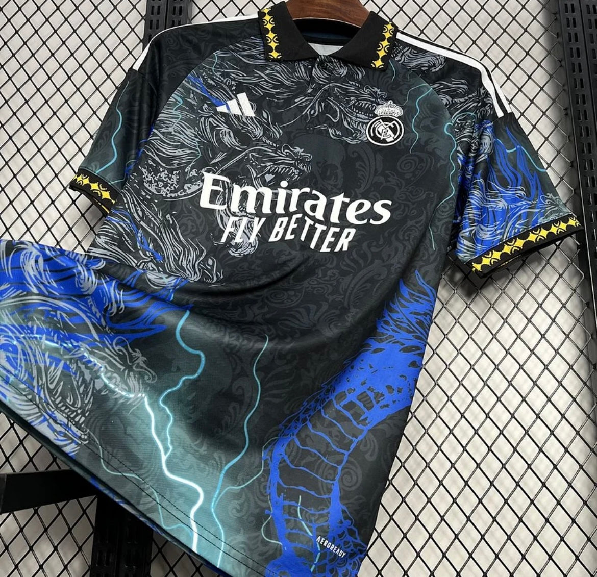 REAL MADRID - MAILLOT CONCEPT 24/25