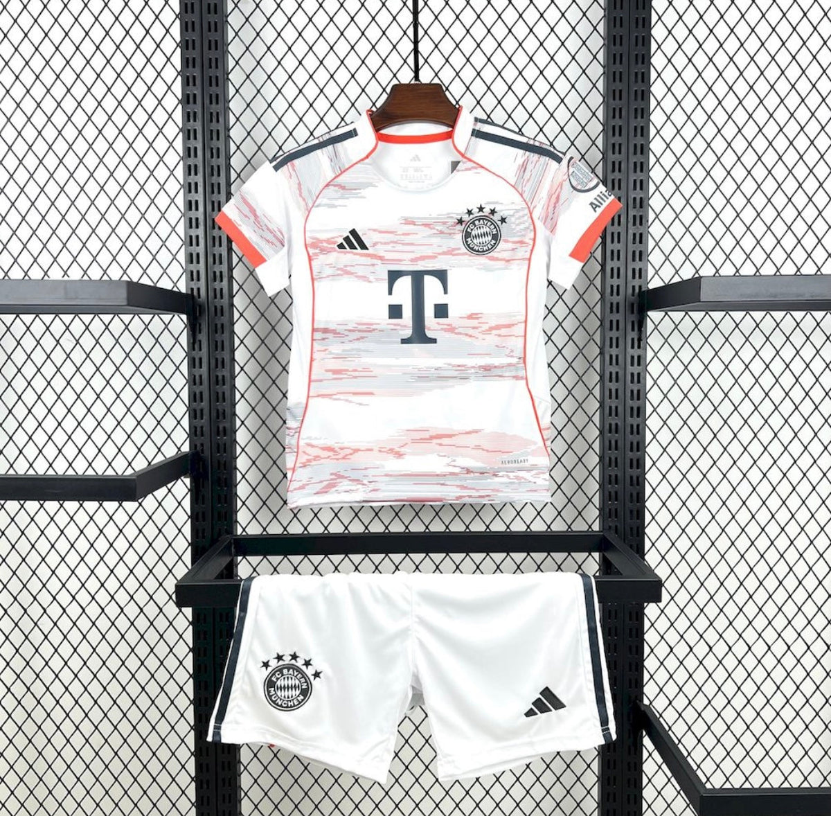 FC BAYERN - ENSEMBLE ENFANT EXTÉRIEUR 25/26