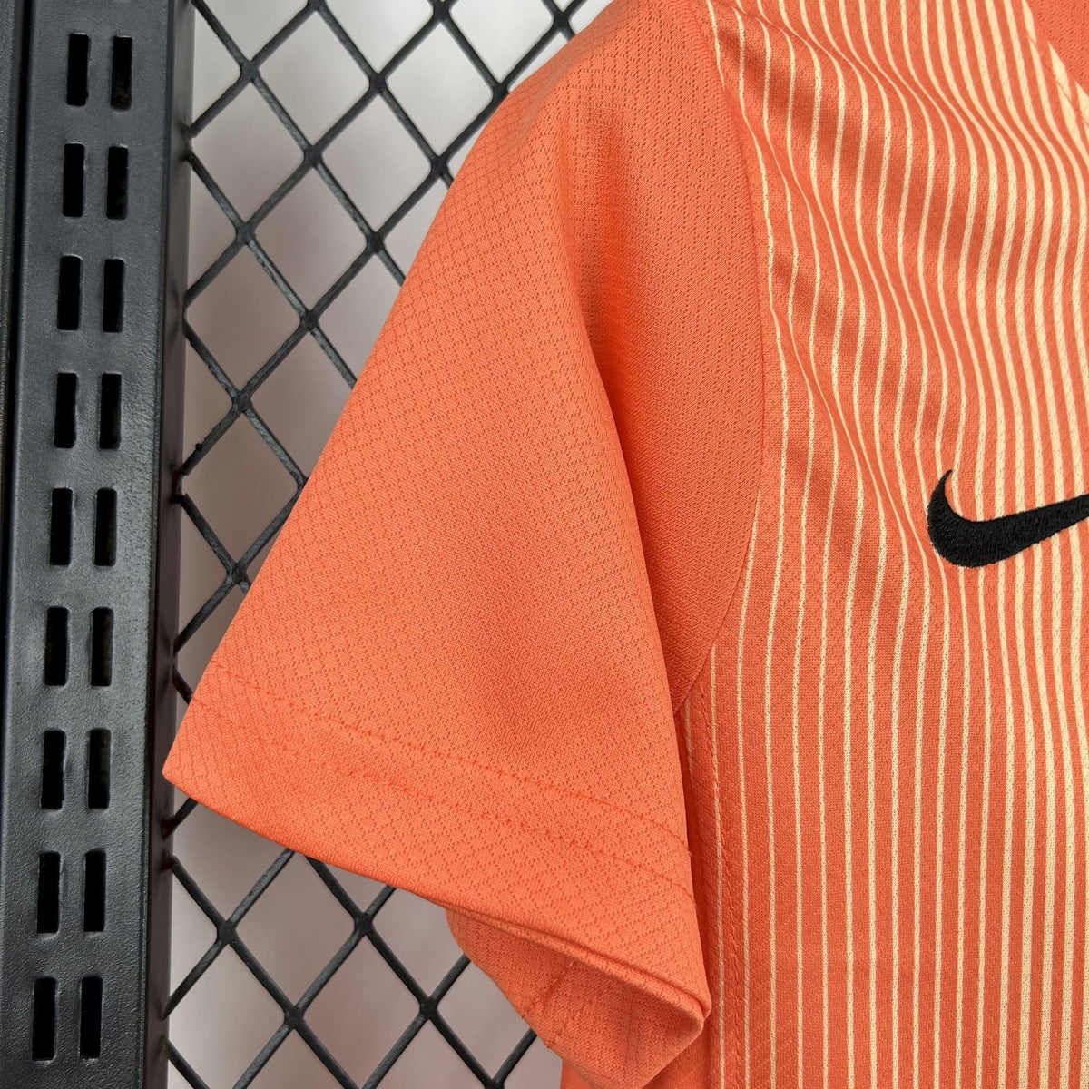 FC BARCELONA - KIDS' GOALKEEPER KIT 25/26