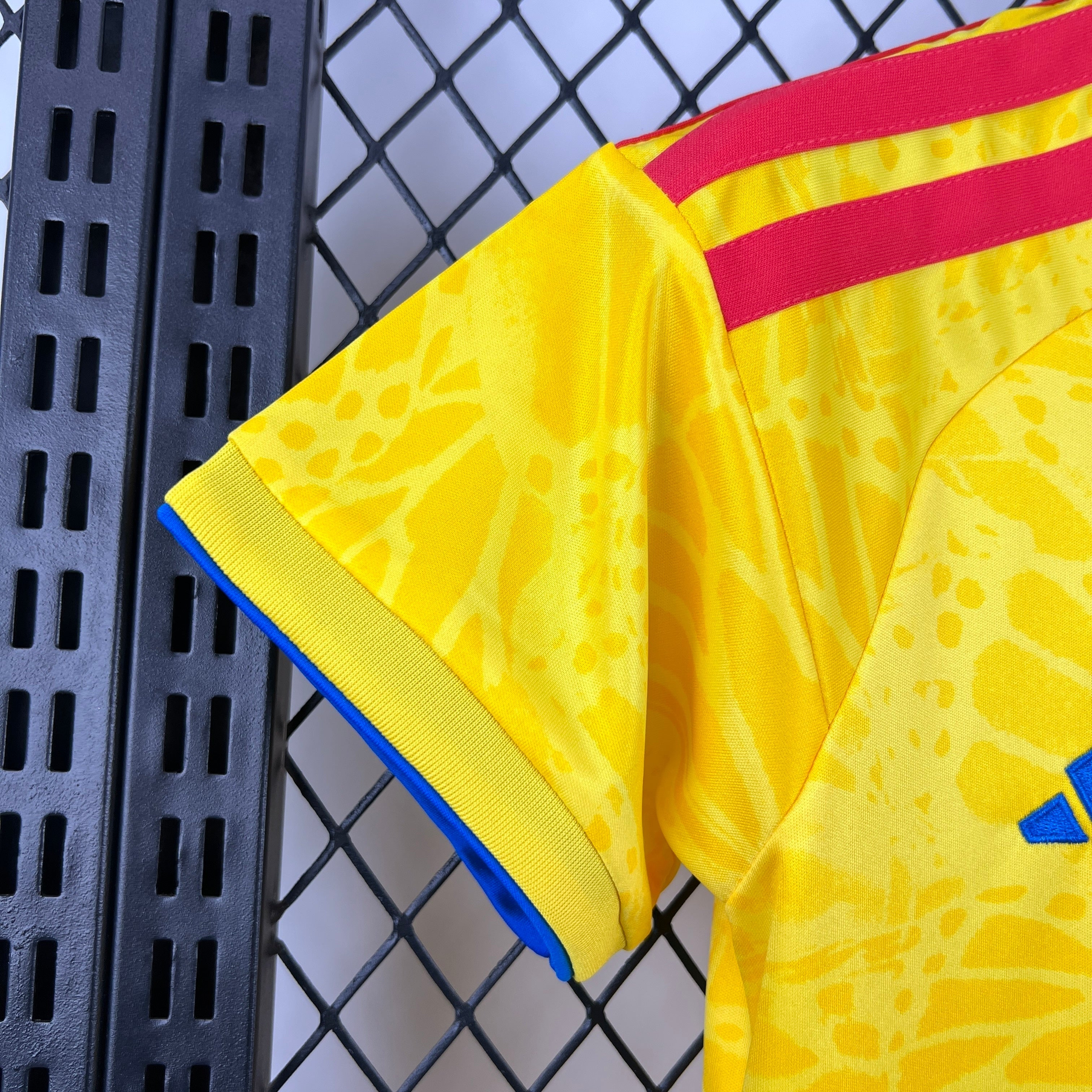 COLOMBIA - HOME KIDS KIT 2026