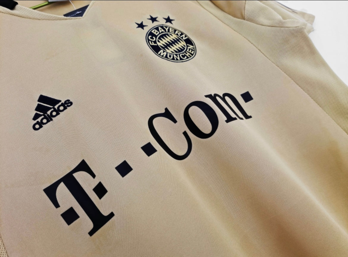 FC BAYERN - MAILLOT EXTÉRIEUR 04/05