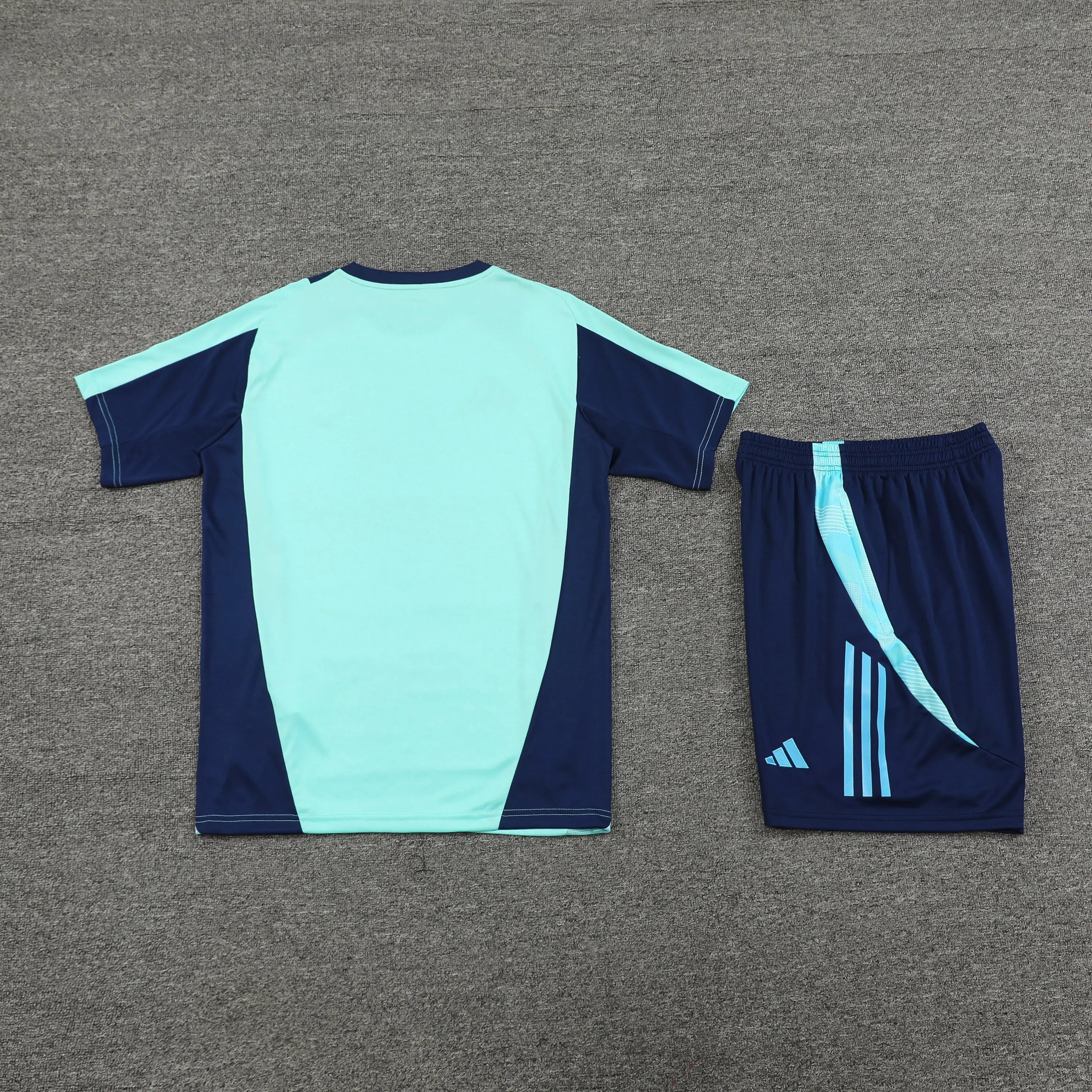 24/25 Ensemble Arsenal Bleu