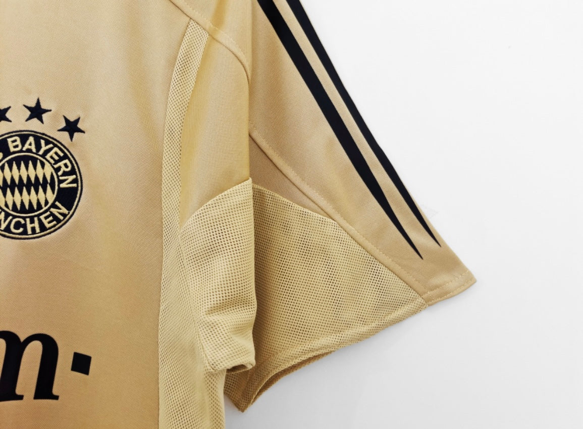 FC BAYERN - MAILLOT EXTÉRIEUR 04/05