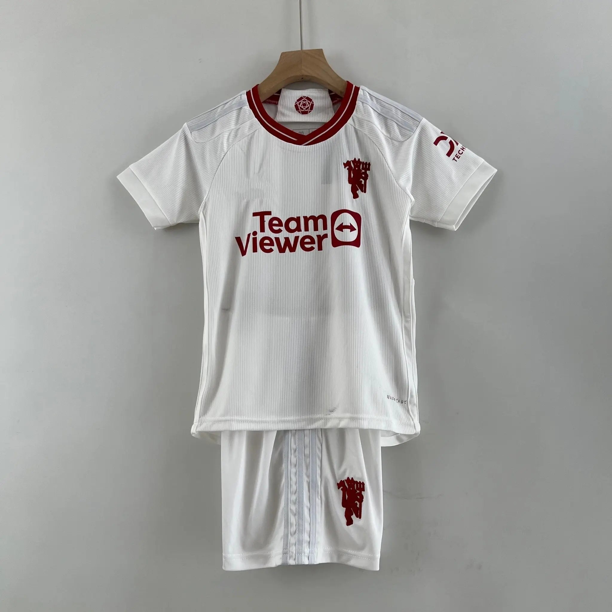 MANCHESTER UNITED - ENSEMBLE ENFANT THIRD 23/24
