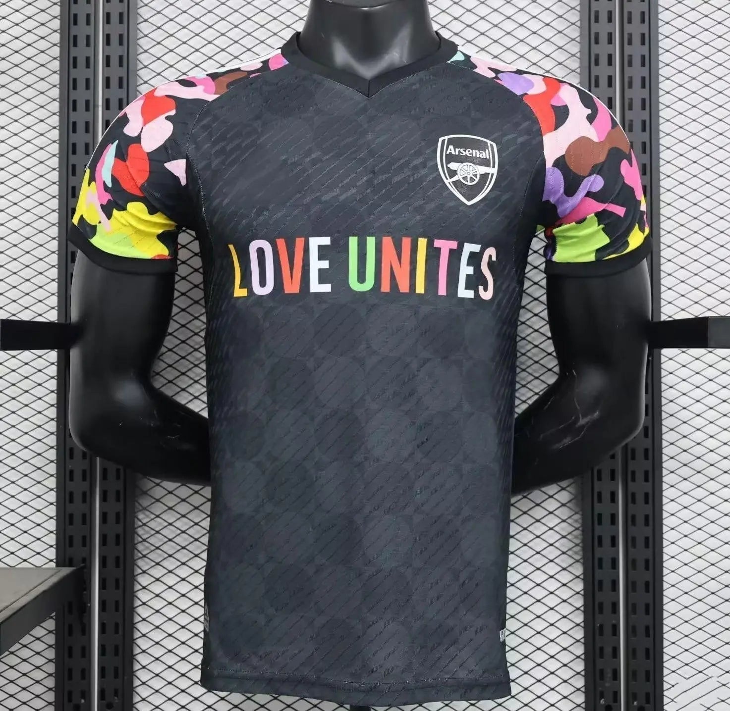 Arsenal maillot Édition « Love Unites » version Player 2023 2024