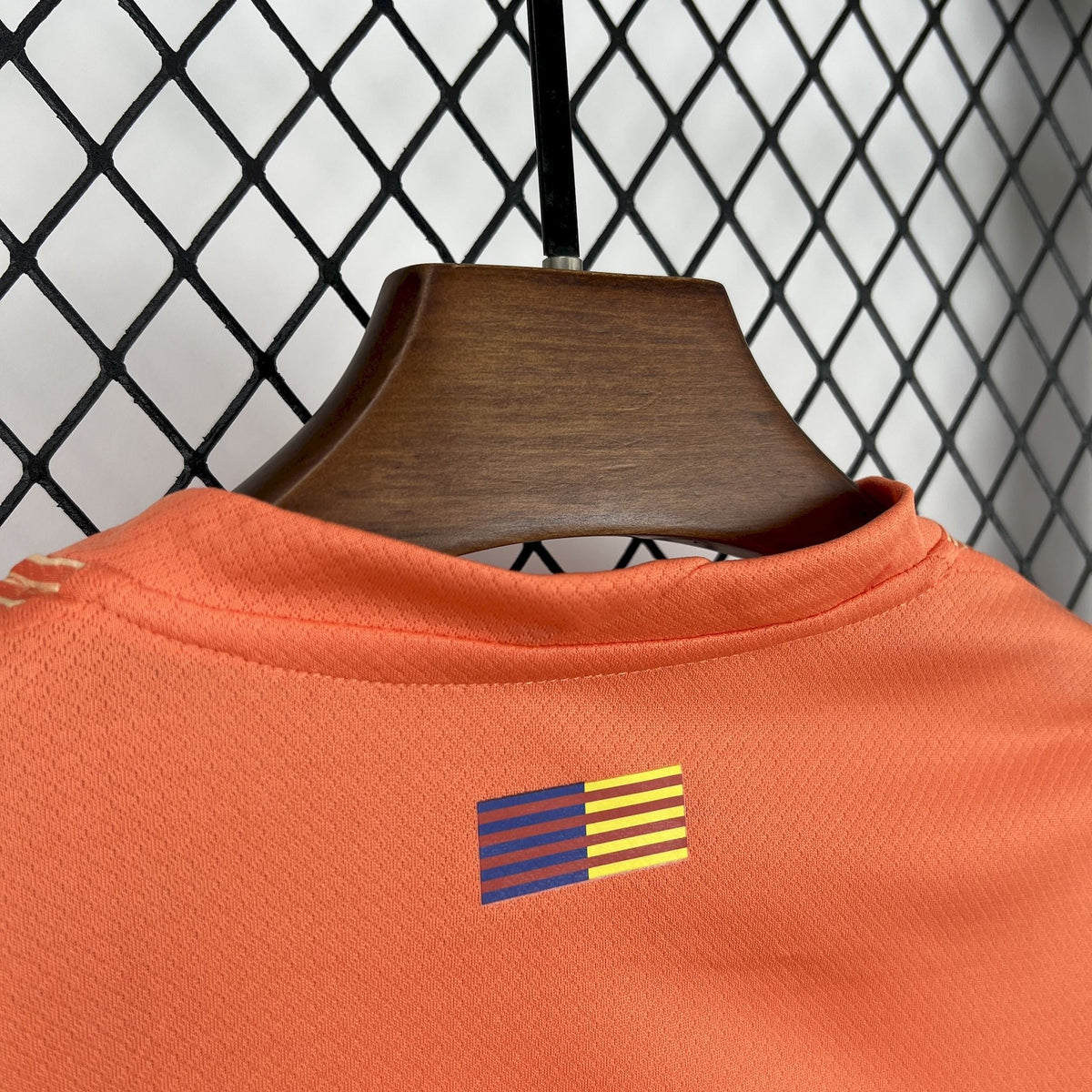 FC BARCELONA - KIDS' GOALKEEPER KIT 25/26