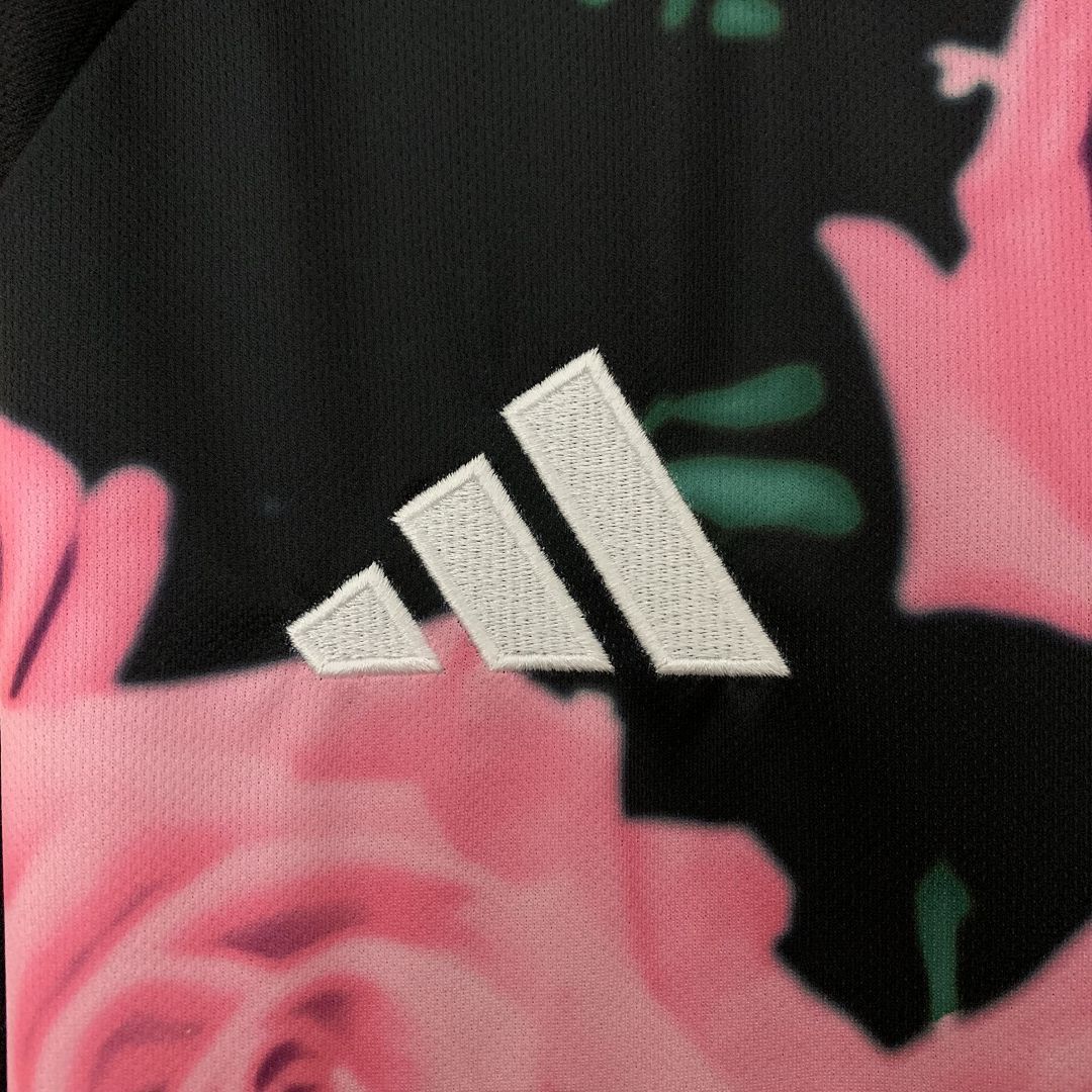 REAL MADRID - "PINK SNAKE" CONCEPT JERSEY 25/26