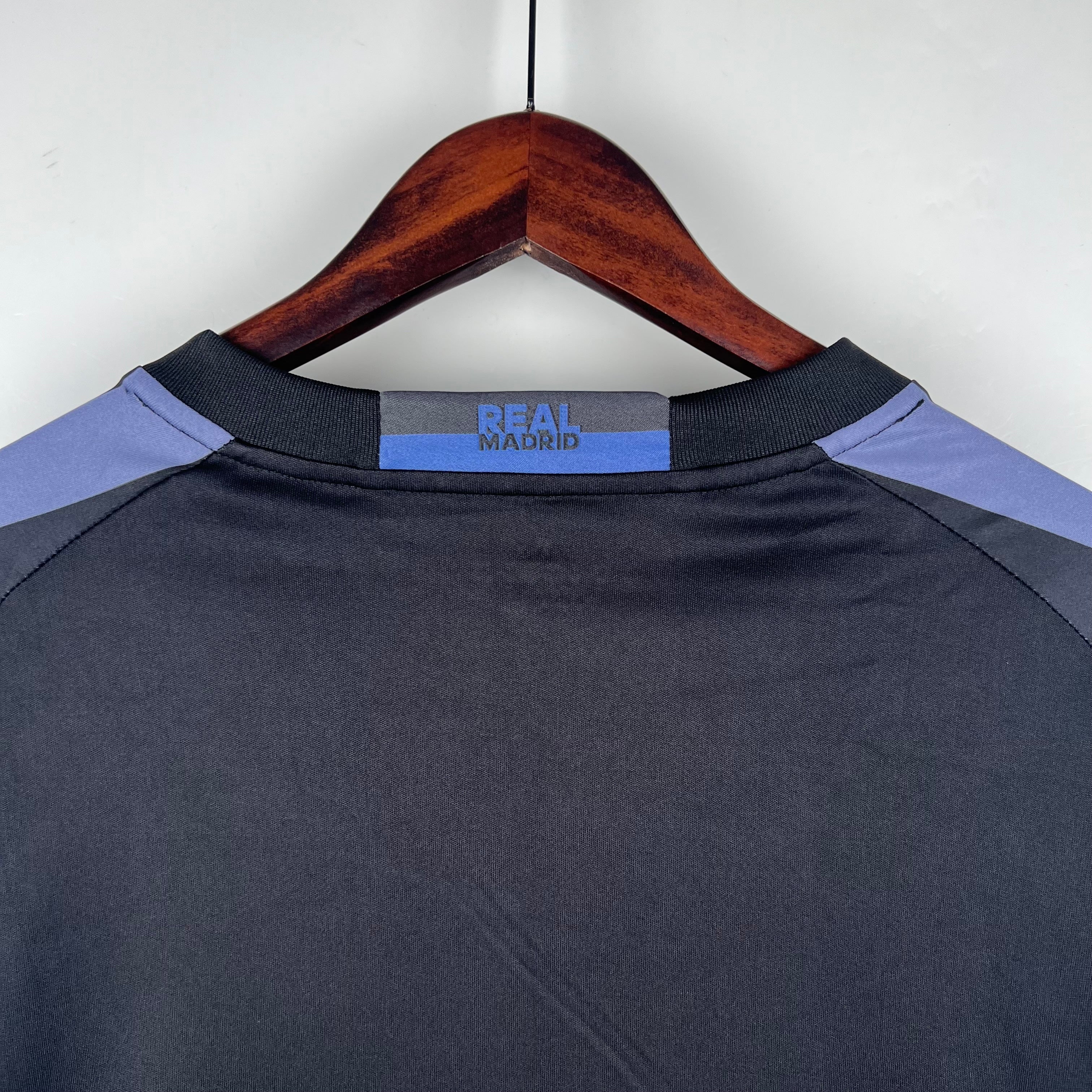 REAL MADRID - MAILLOT EXTÉRIEUR THIRD MANCHES LONGUES RETRO 16/17