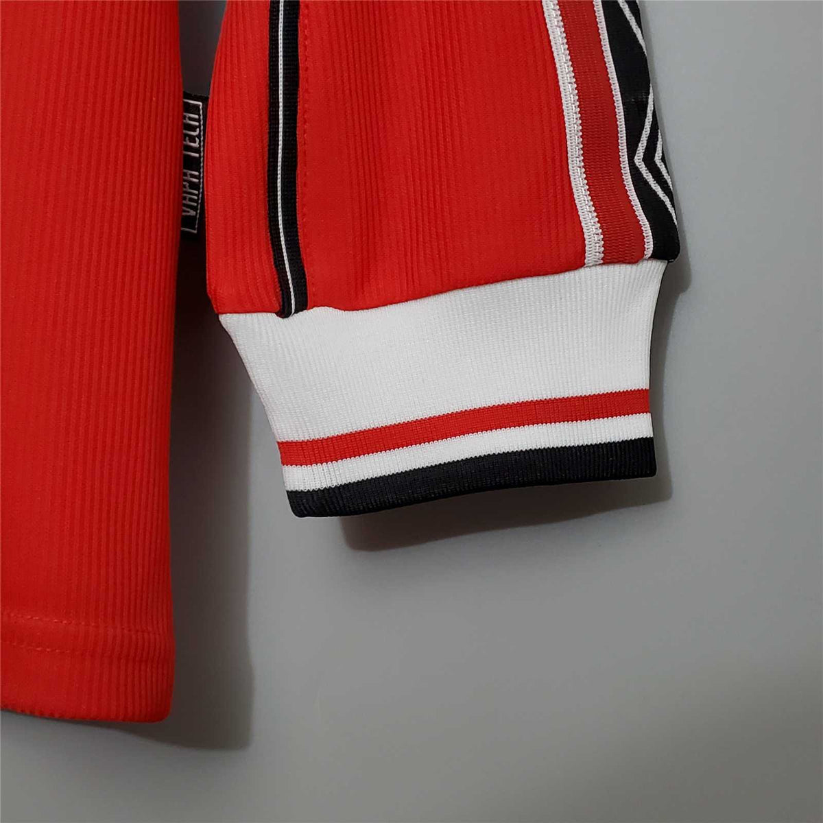 MANCHESTER UNITED - RETRO 98/99 LONG SLEEVE HOME SHIRT