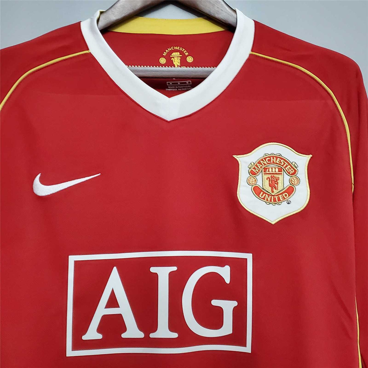 MANCHESTER UNITED - LONG-SLEEVED RETRO HOME SHIRT 06/07