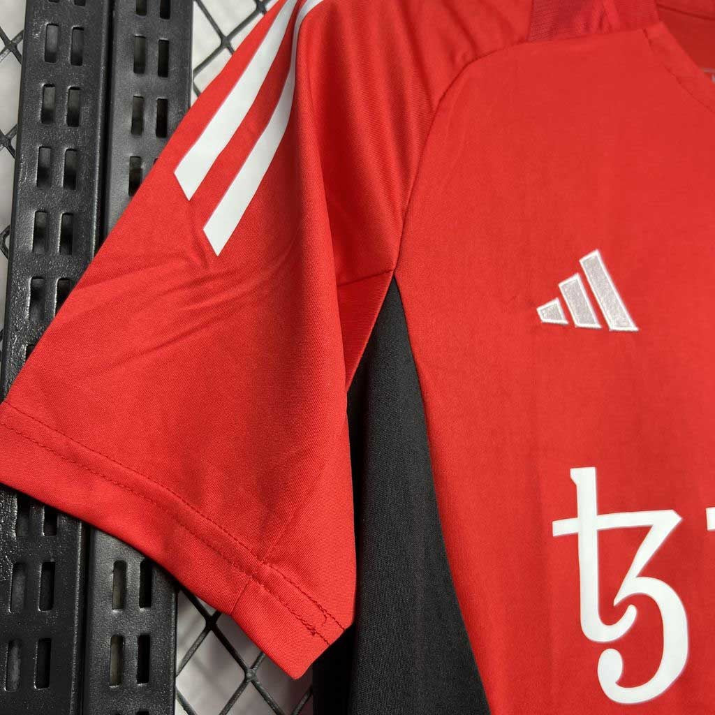 MANCHESTER UNITED - TRAINING JERSEY 24/25