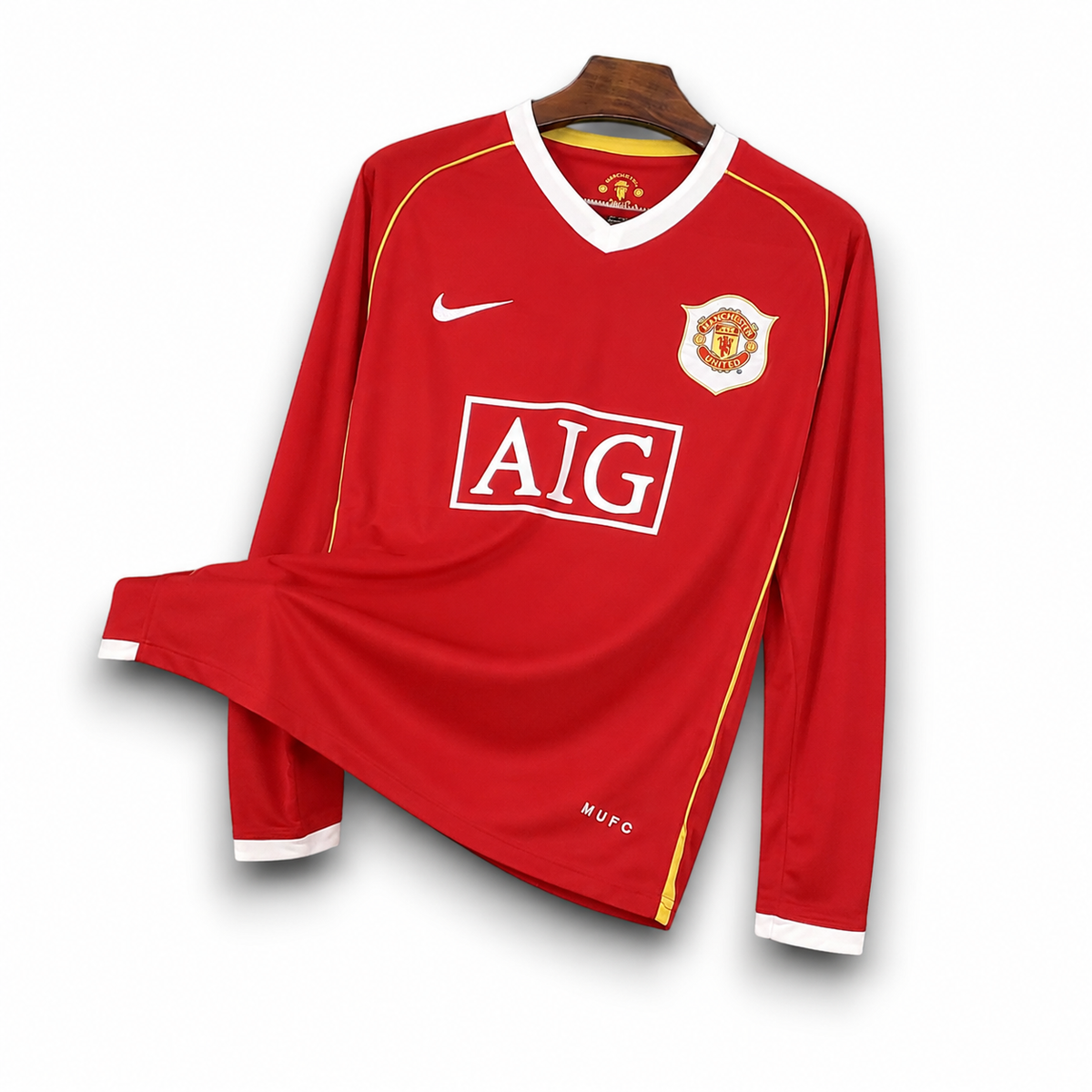 MANCHESTER UNITED - LONG-SLEEVED RETRO HOME SHIRT 06/07