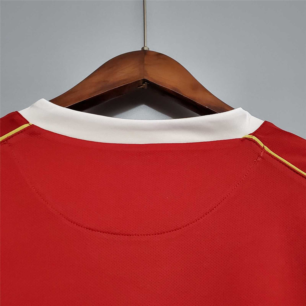 MANCHESTER UNITED - LONG-SLEEVED RETRO HOME SHIRT 06/07