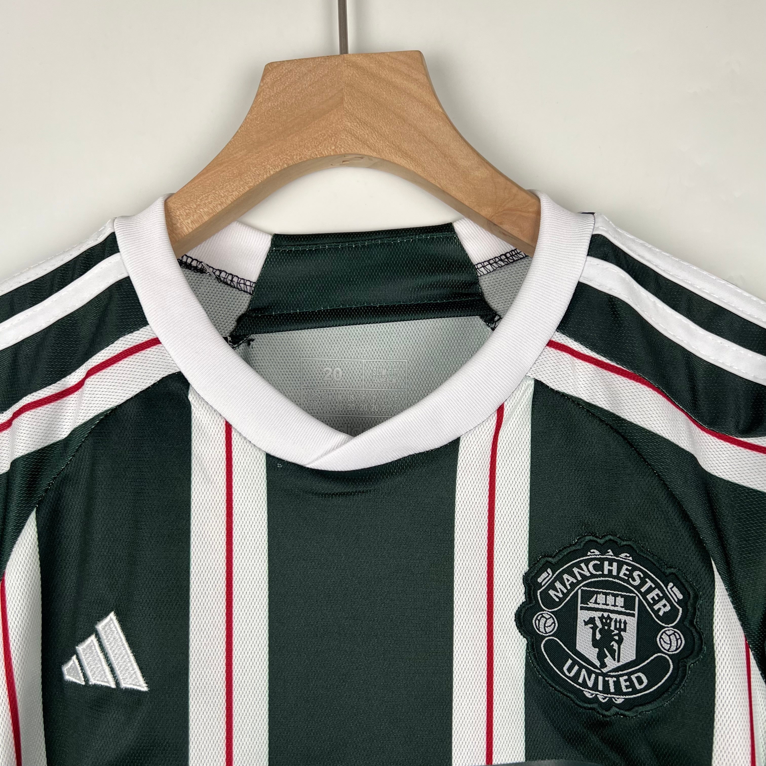 MANCHESTER UNITED - KIDS' AWAY KIT 23/24