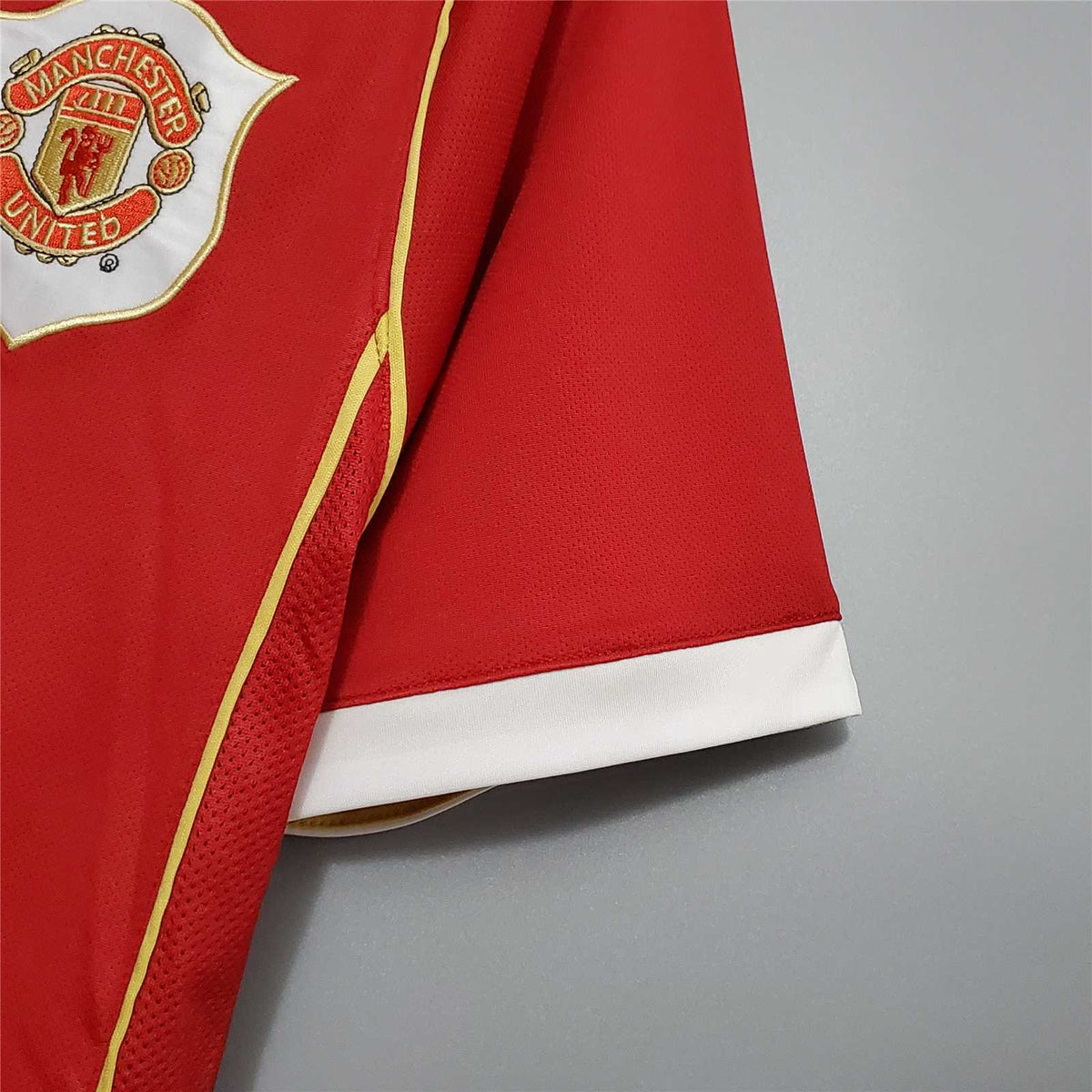 MANCHESTER UNITED - 06/07 RETRO HOME SHIRT