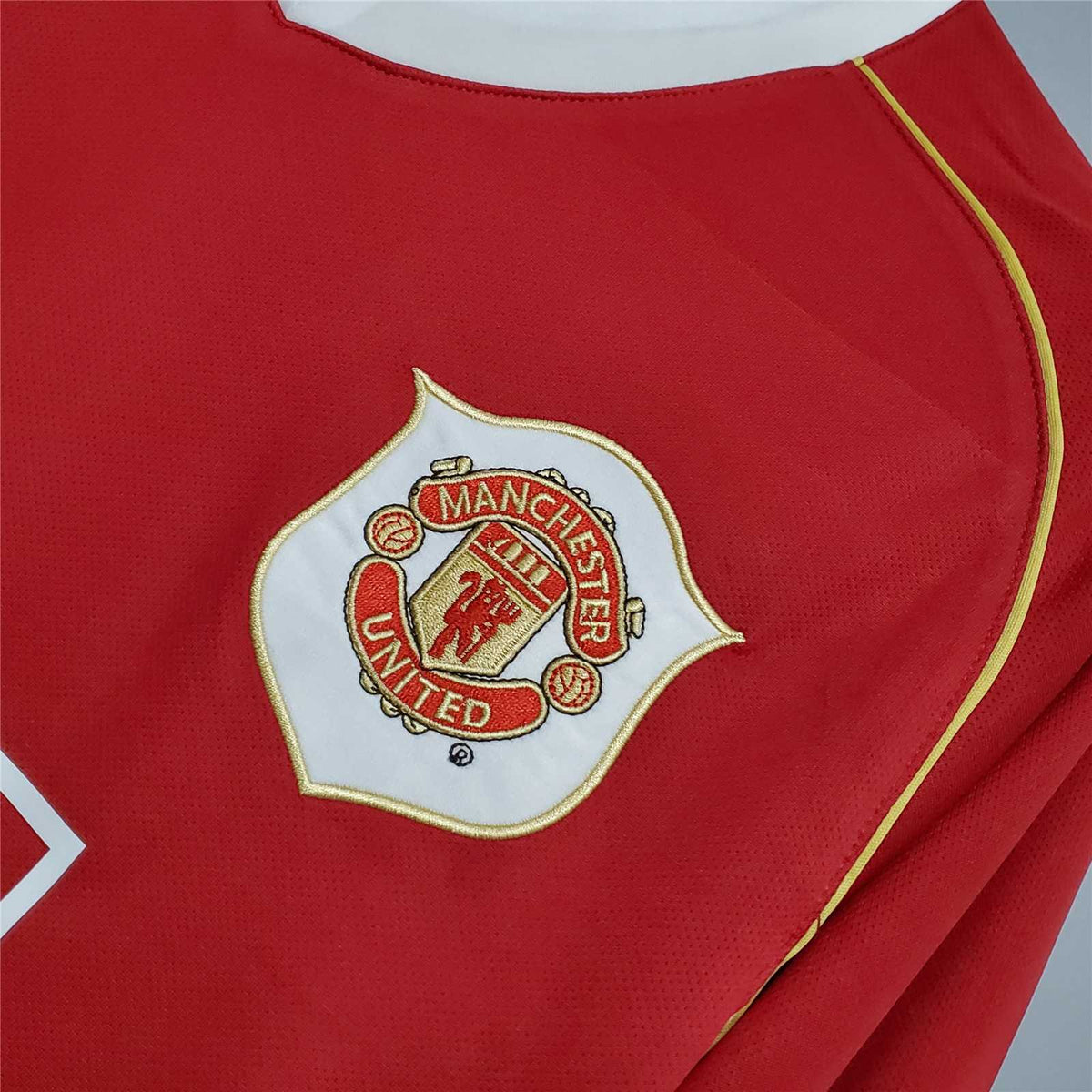 MANCHESTER UNITED - LONG-SLEEVED RETRO HOME SHIRT 06/07