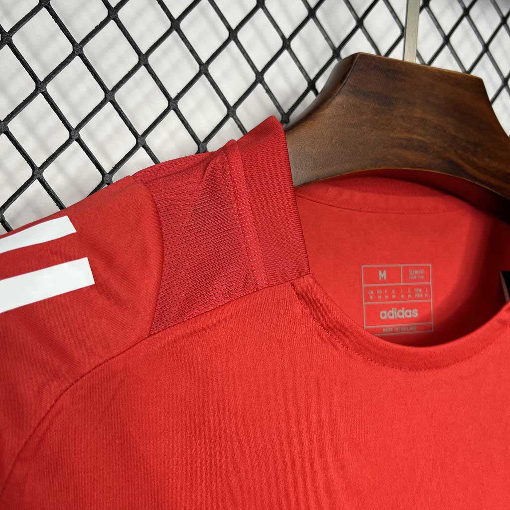 MANCHESTER UNITED - TRAINING JERSEY 24/25