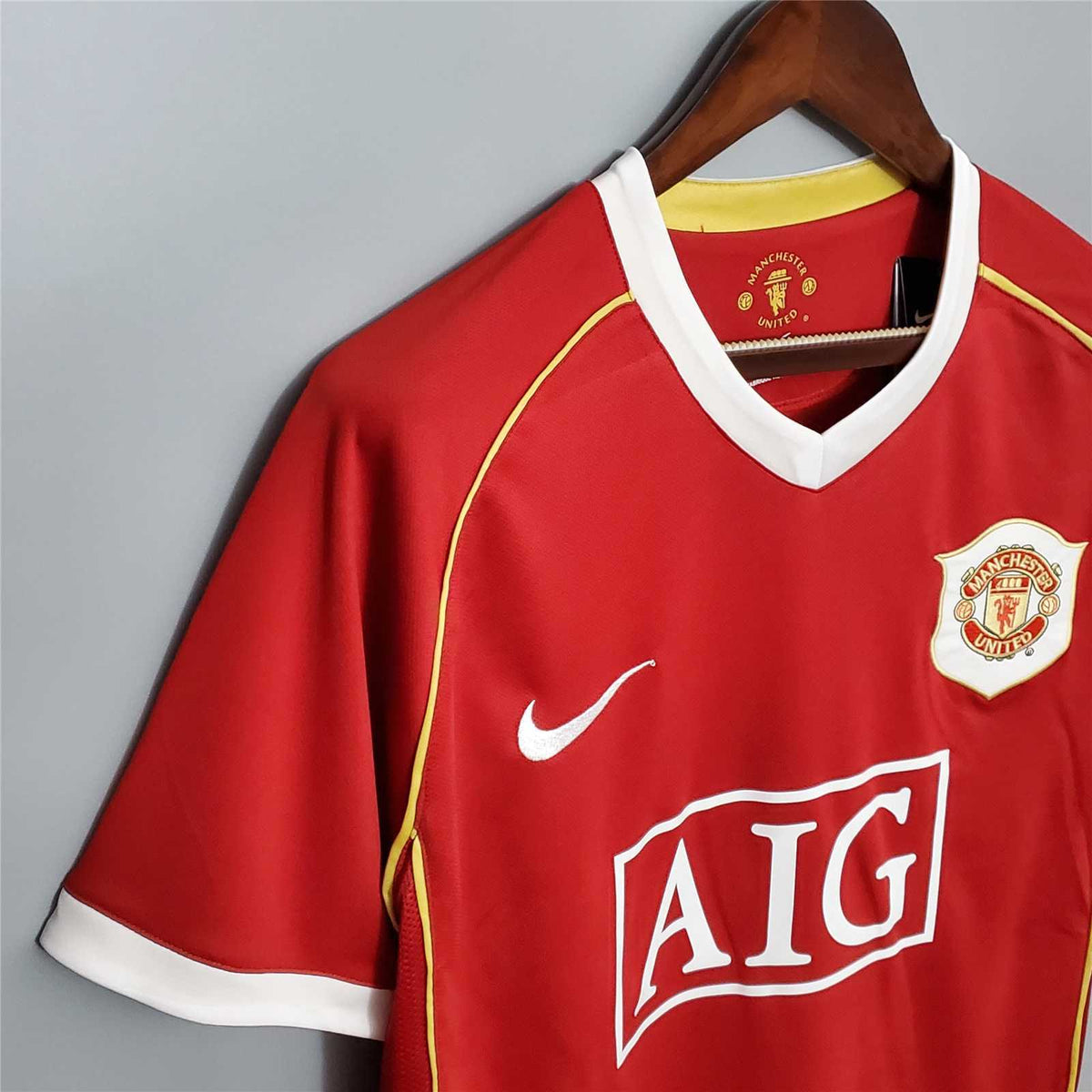 MANCHESTER UNITED - 06/07 RETRO HOME SHIRT
