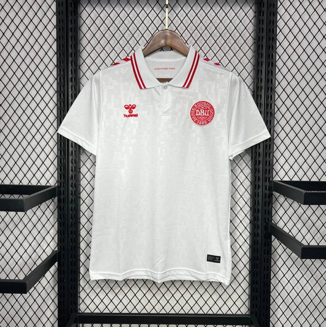DANEMARK - MAILLOT EXTÉRIEUR 2024