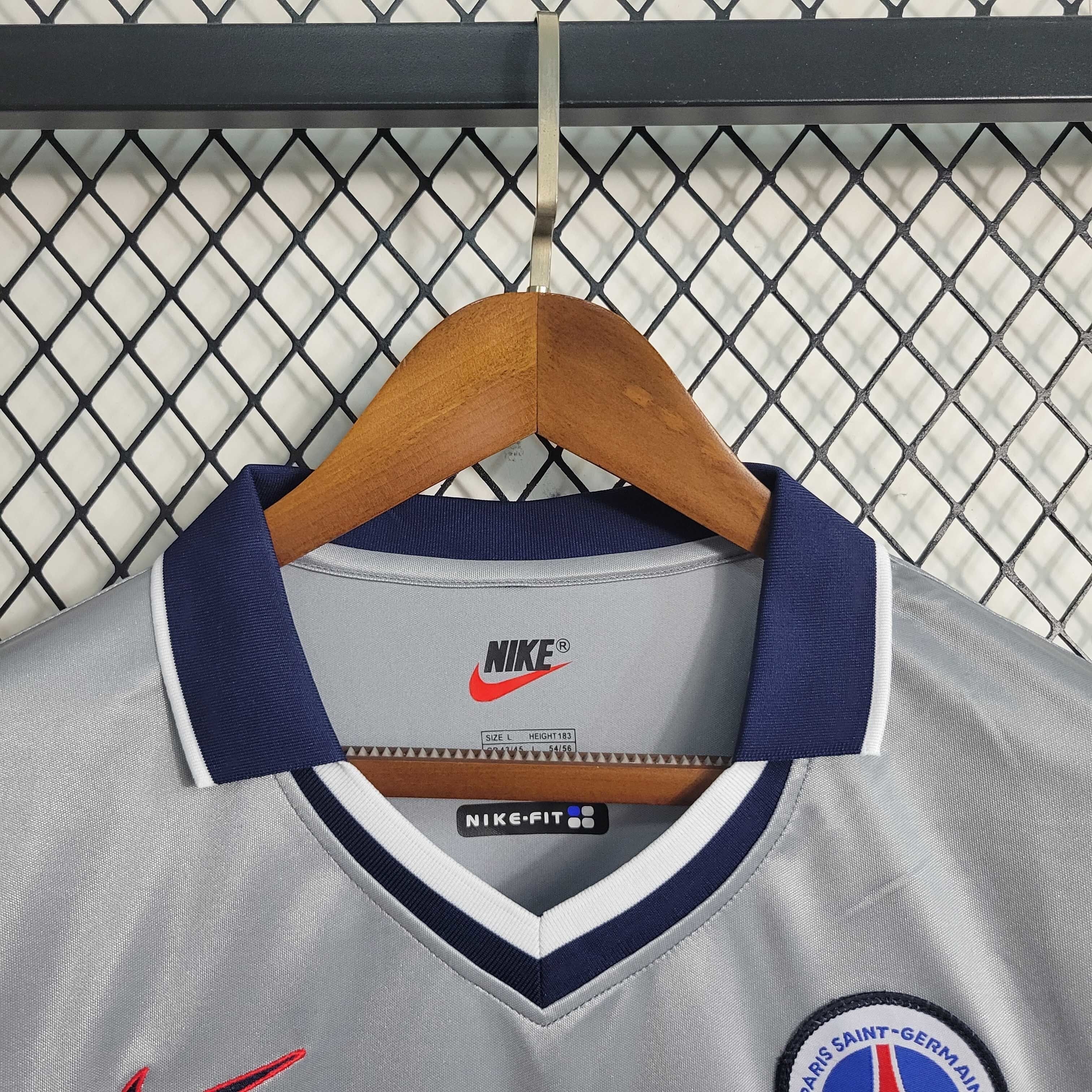 PARIS SAINT GERMAIN - MAILLOT EXTÉRIEUR RETRO 00/01