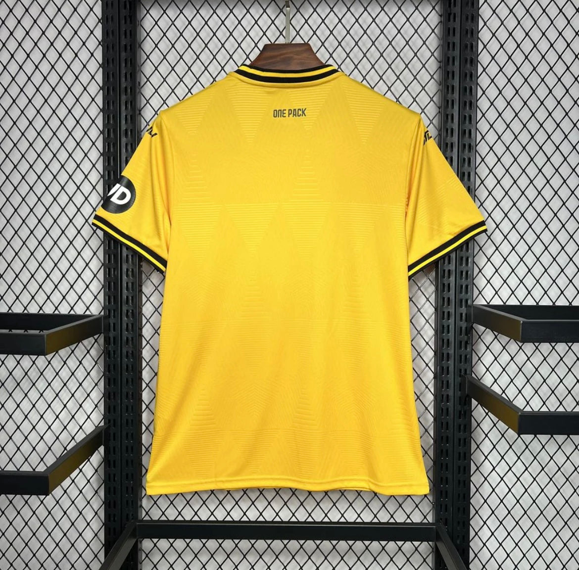 WOLVERHAMPTON - MAILLOT DOMICILE 24/25