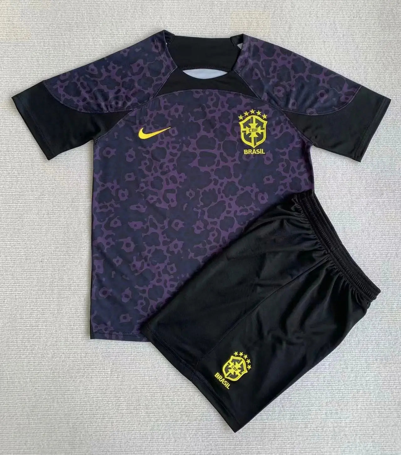 22/23 Ensemble d’entraînement BRÉSIL Noir/Jaune