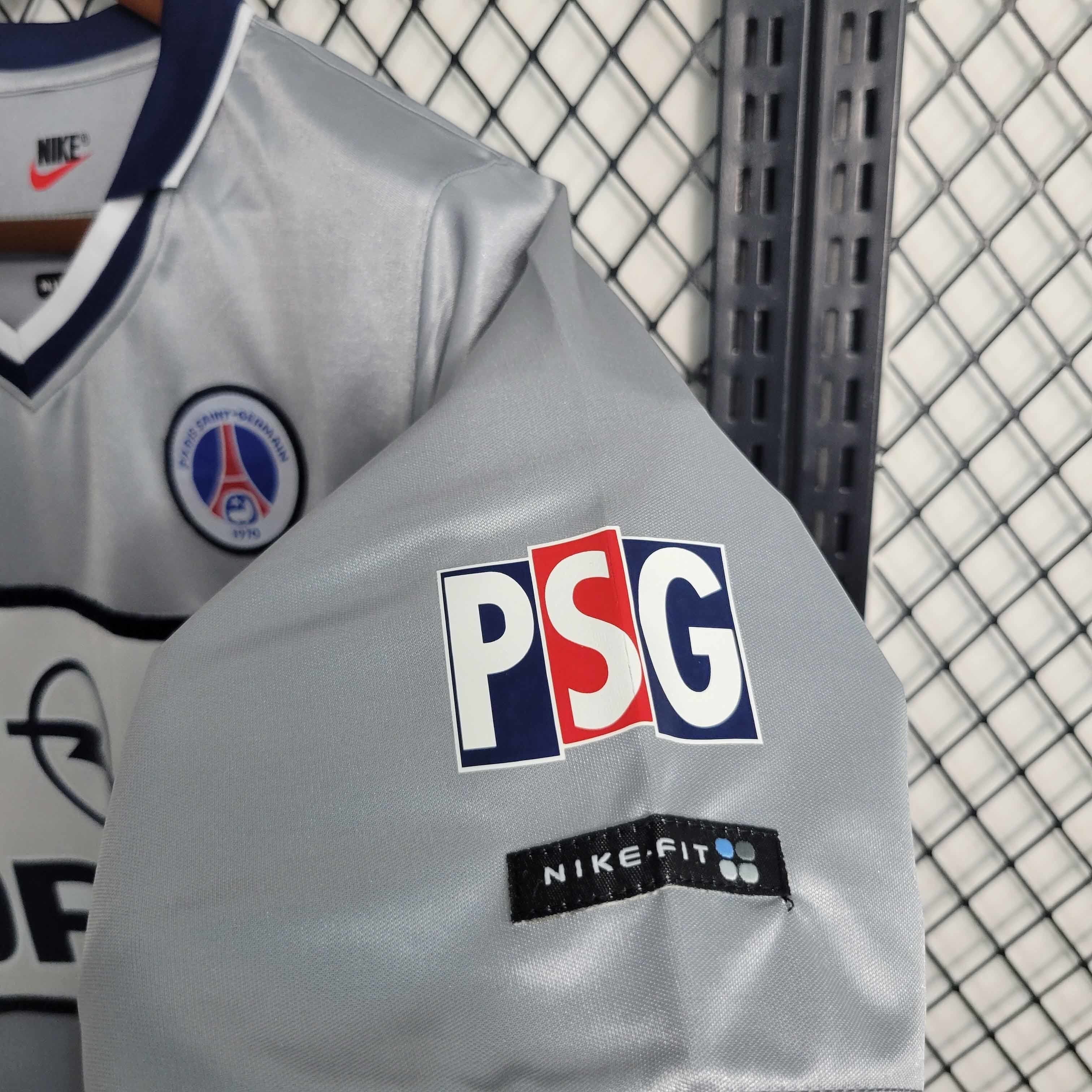 PARIS SAINT GERMAIN - MAILLOT EXTÉRIEUR RETRO 00/01