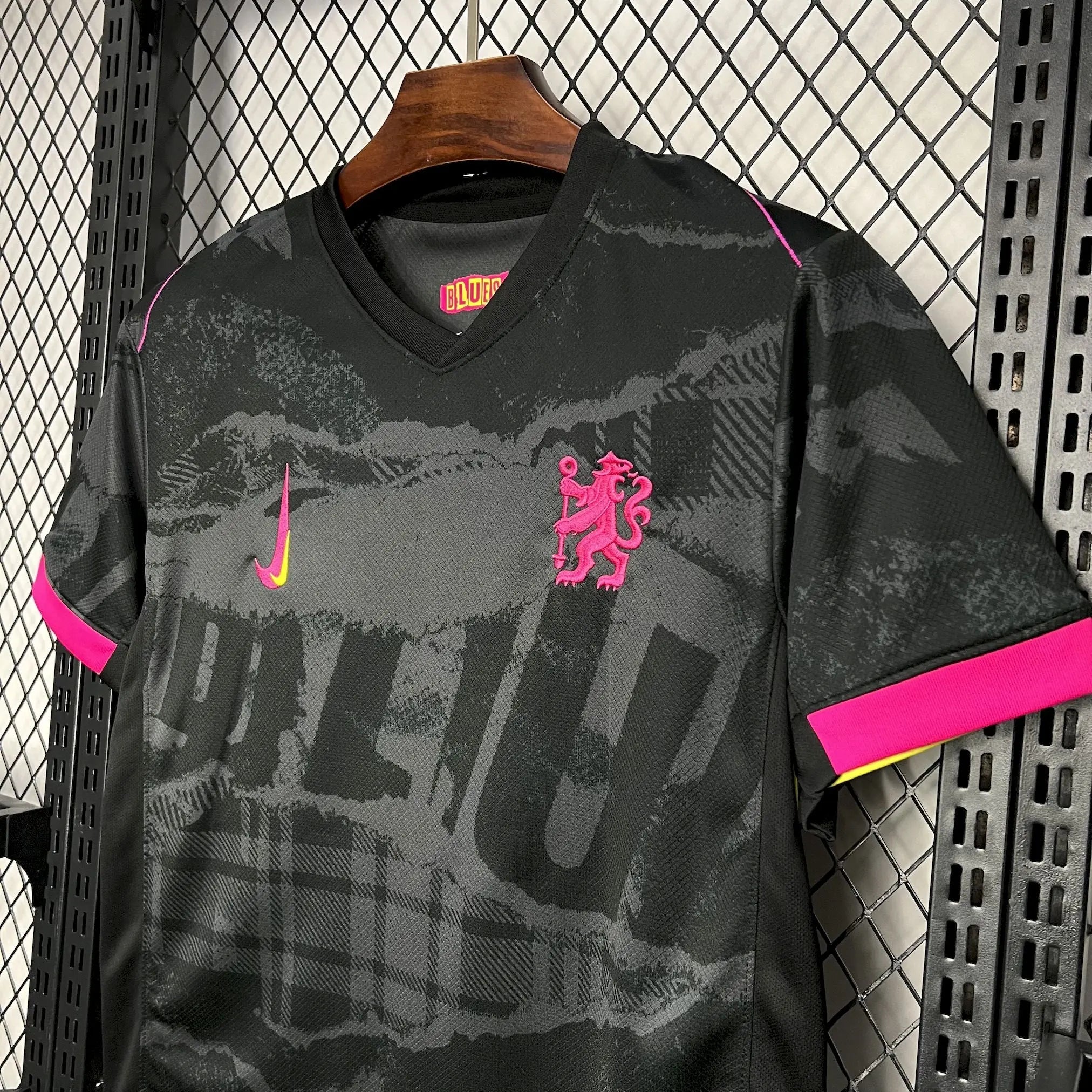 24/25 Maillot Third de CHELSEA Rose/Noir