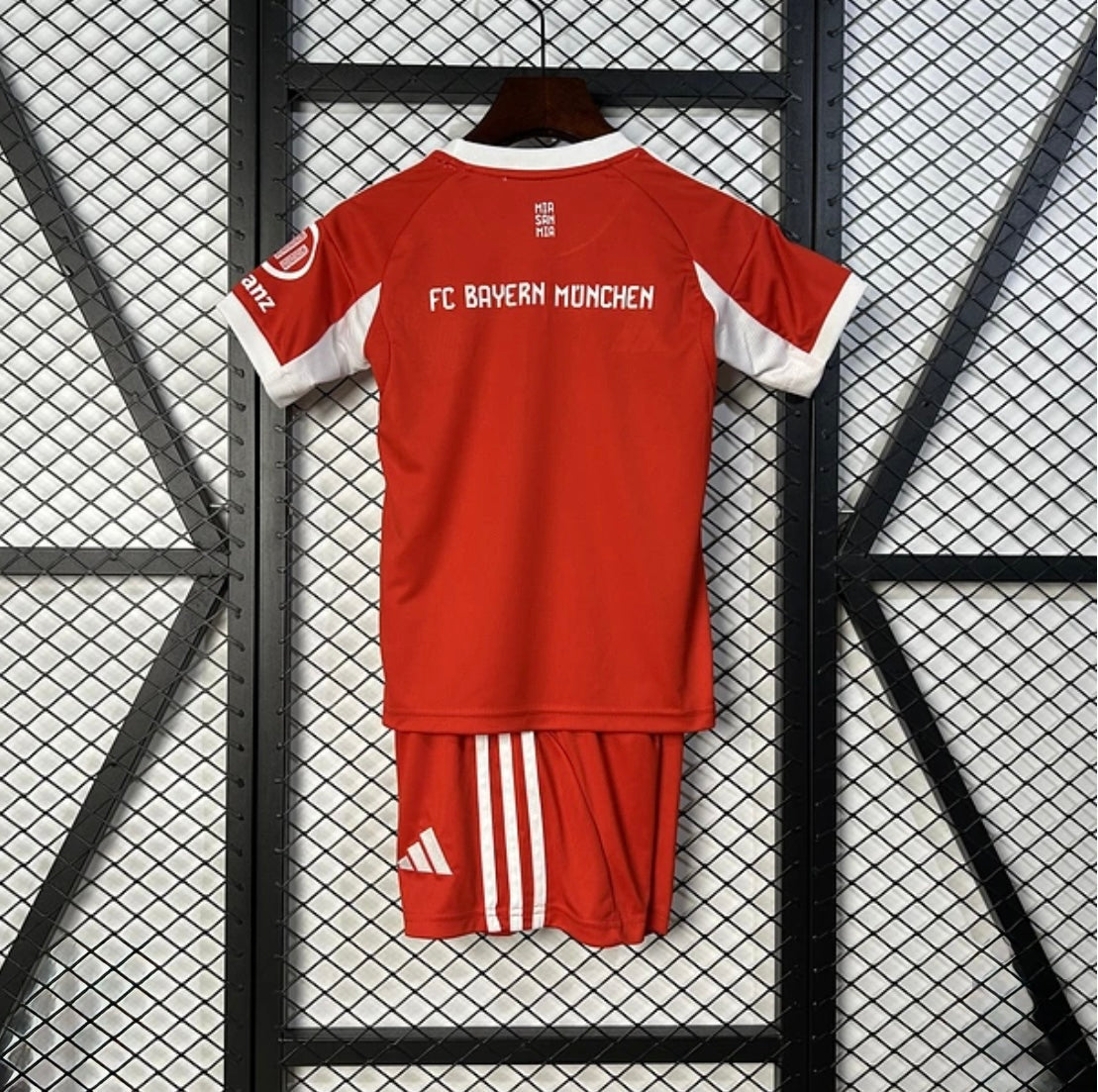 FC BAYERN - KIDS' HOME KIT 25/26