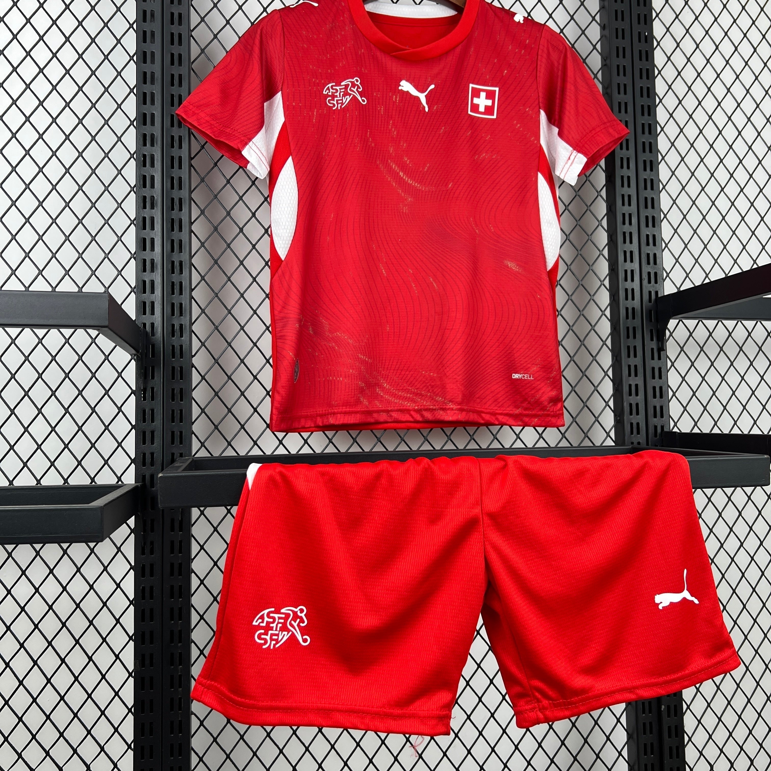 SUISSE - ENSEMBLE ENFANT DOMICILE 2026