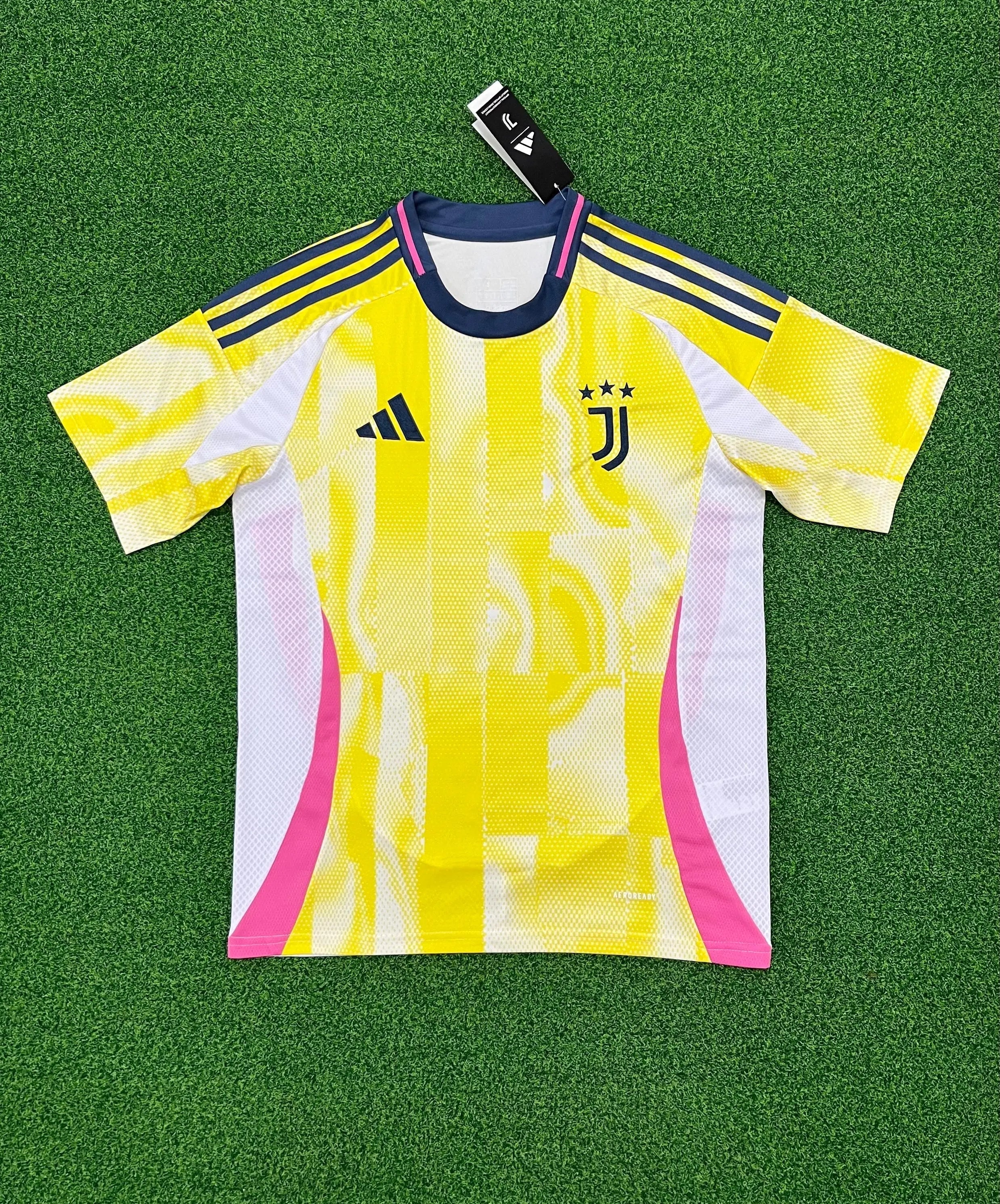 JUVENTUS - MAILLOT CONCEPT JAUNE 2025