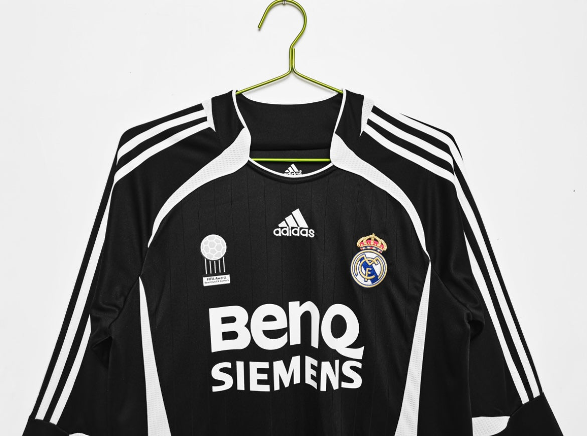 REAL MADRID - MAILLOT EXTÉRIEUR MANCHES LONGUES 06/07