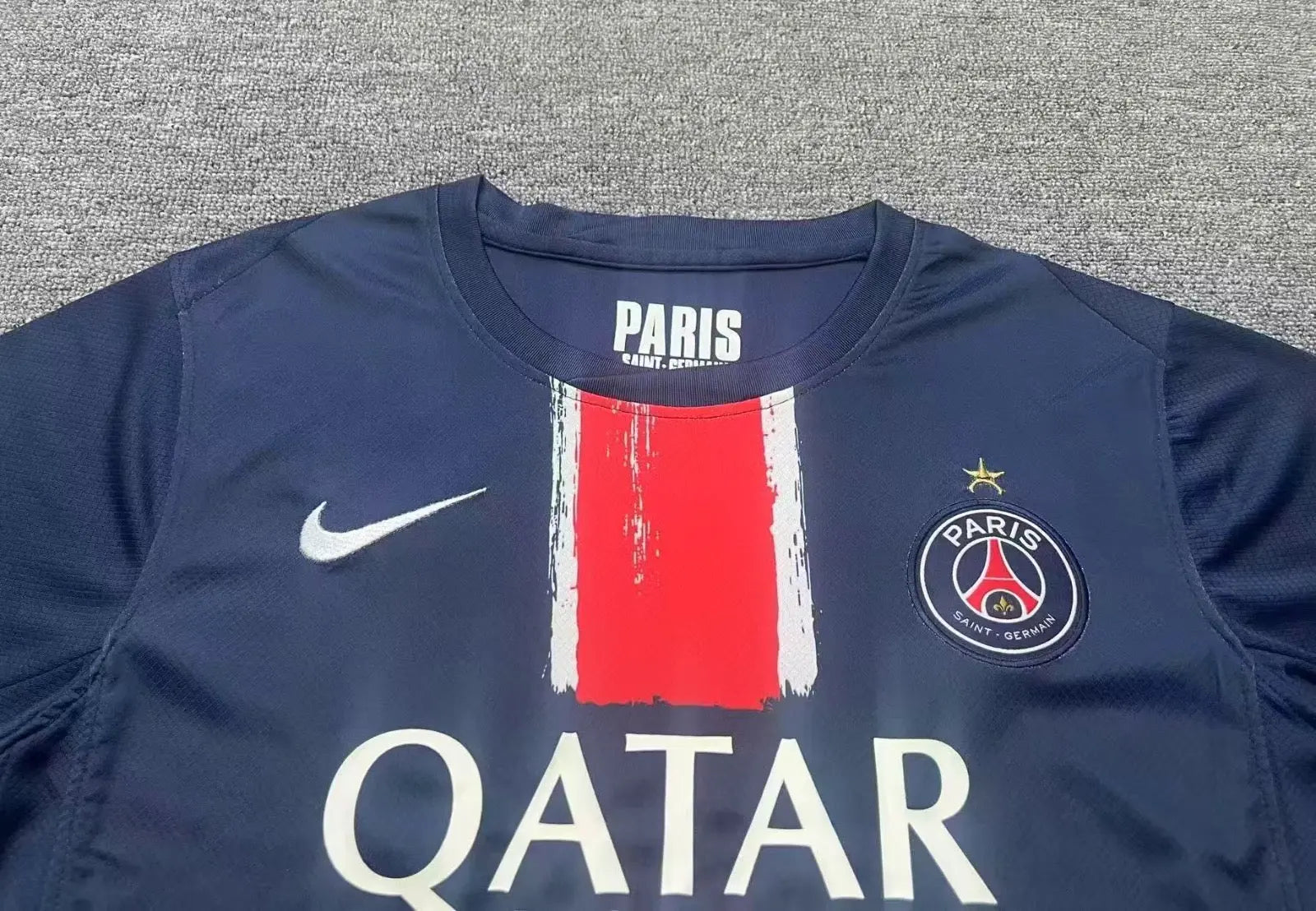 25/26 Maillot PSG avec l’étoile