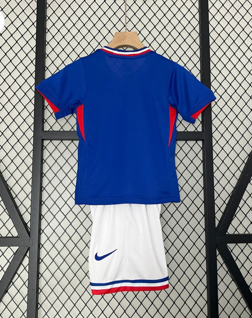 FRANCE - KIDS' HOME KIT 2024