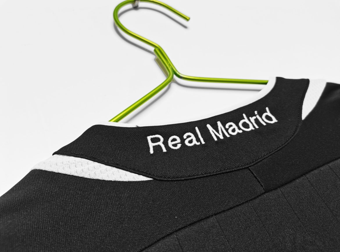 REAL MADRID - LONG SLEEVED AWAY SHIRT 06/07