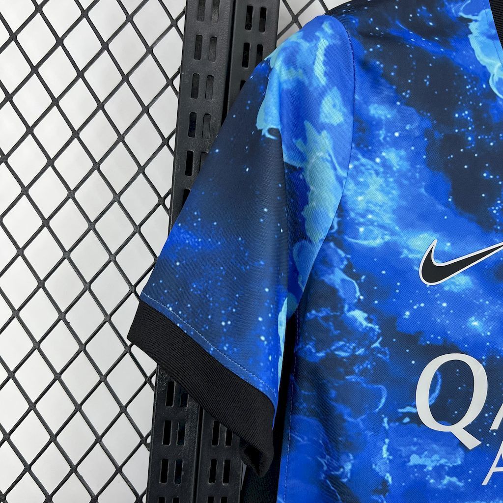 PARIS SAINT GERMAIN - MAILLOT CONCEPT "ciel bleu" 25/26