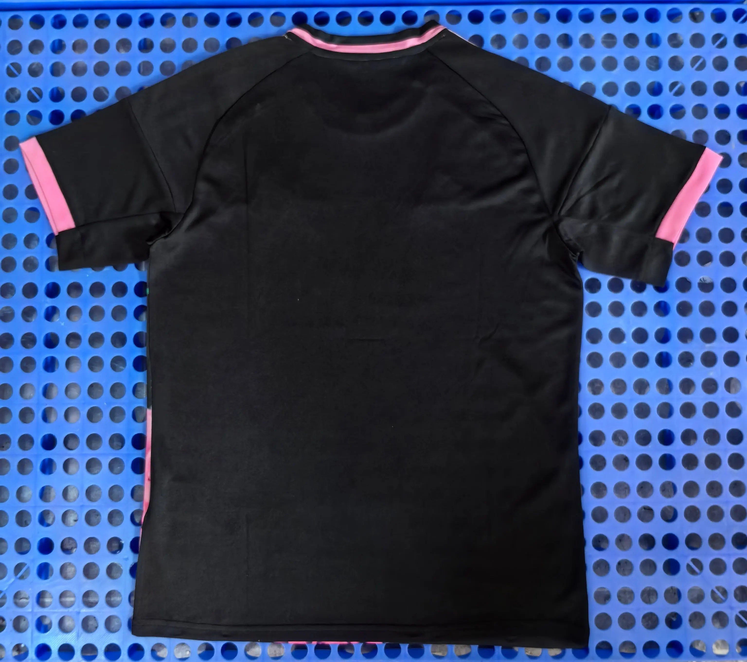 Real Madrid "Pink Serpent" Concept Jersey