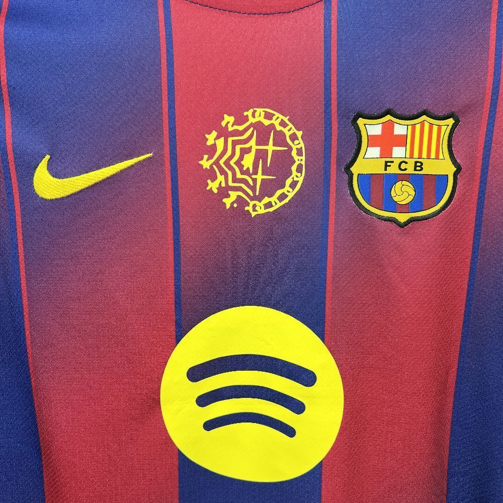 FC BARCELONE - MAILLOT DOMICILE X Dellafuente 25/26