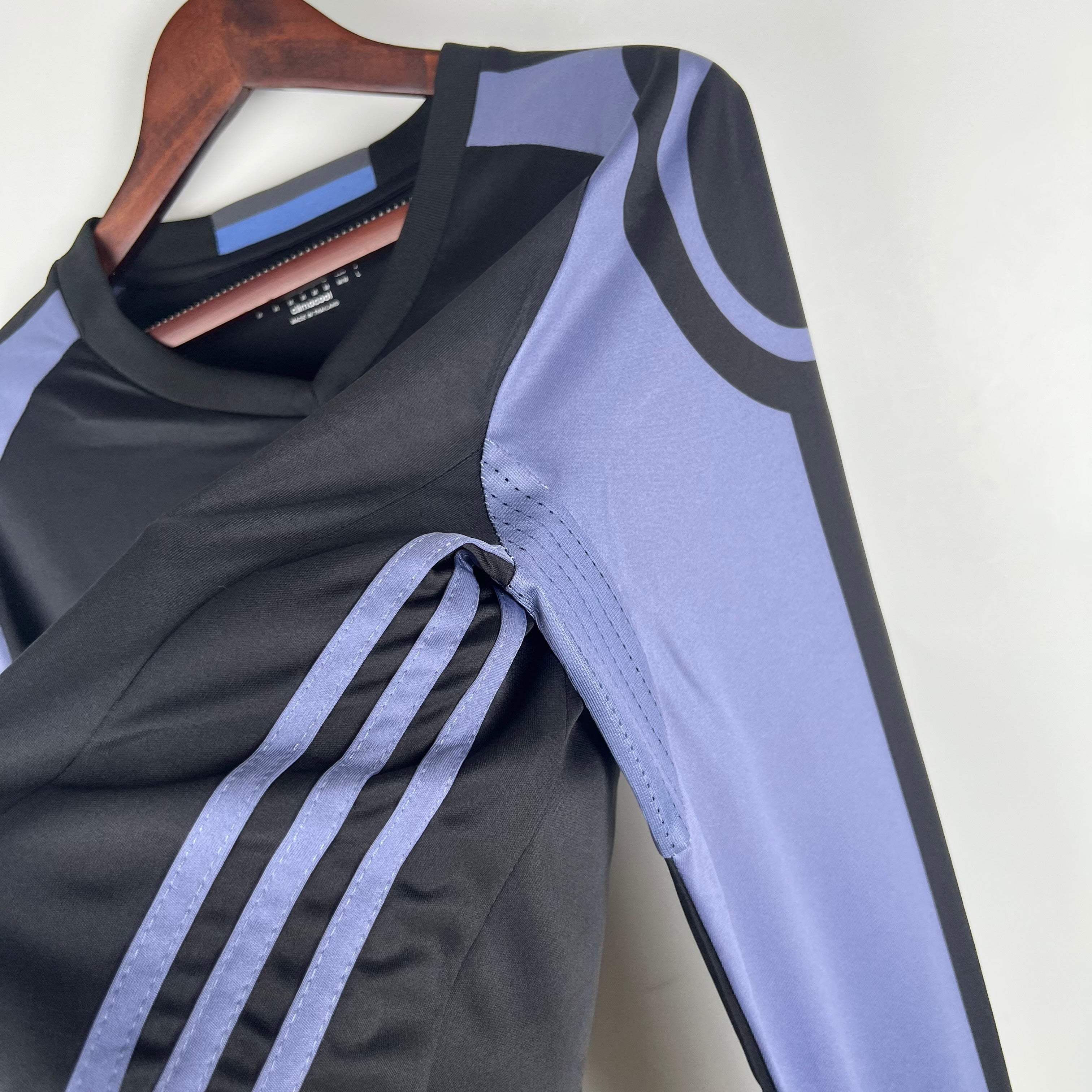 REAL MADRID - MAILLOT EXTÉRIEUR THIRD MANCHES LONGUES RETRO 16/17