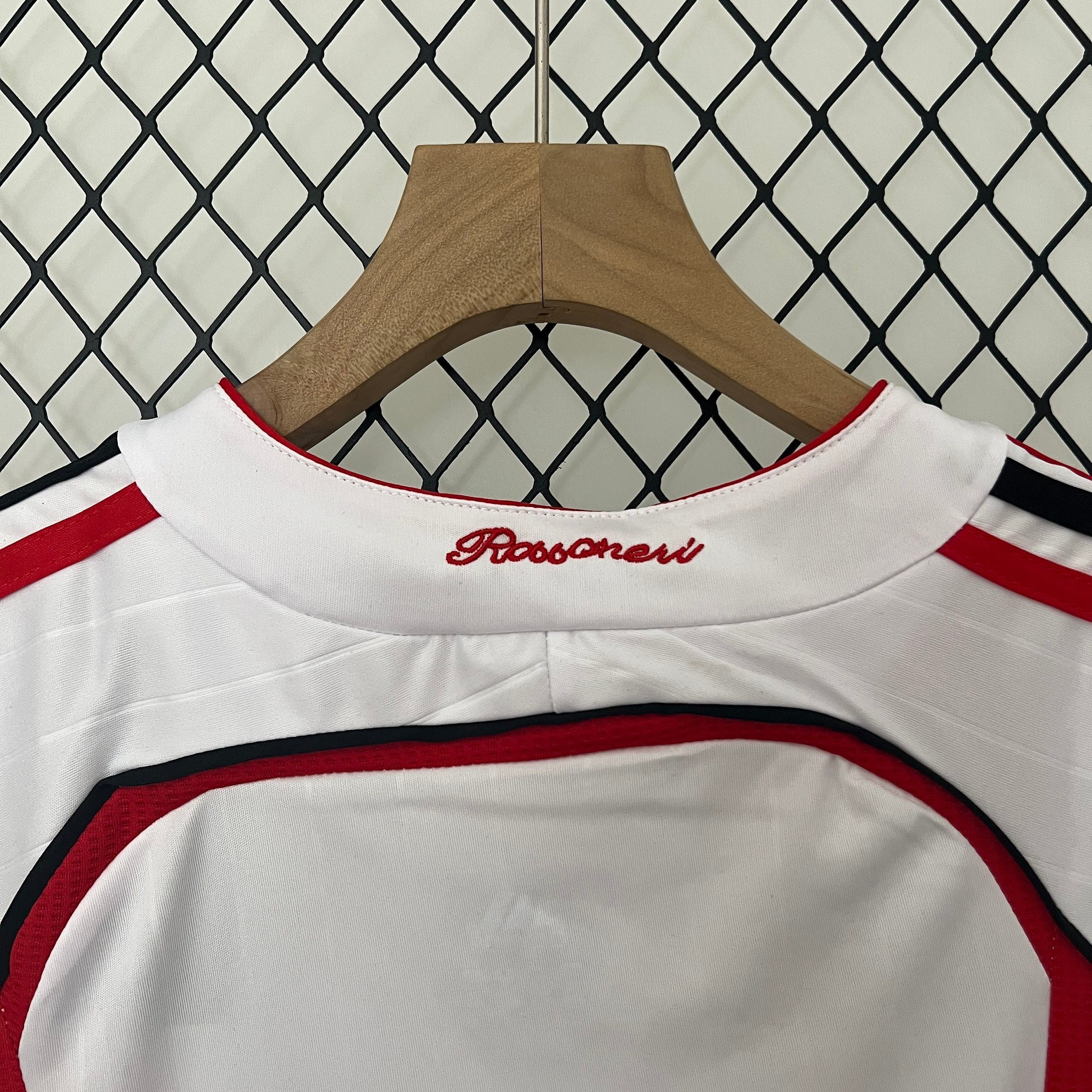 AC MILAN - ENSEMBLE ENFANT EXTÉRIEUR RETRO 06/07