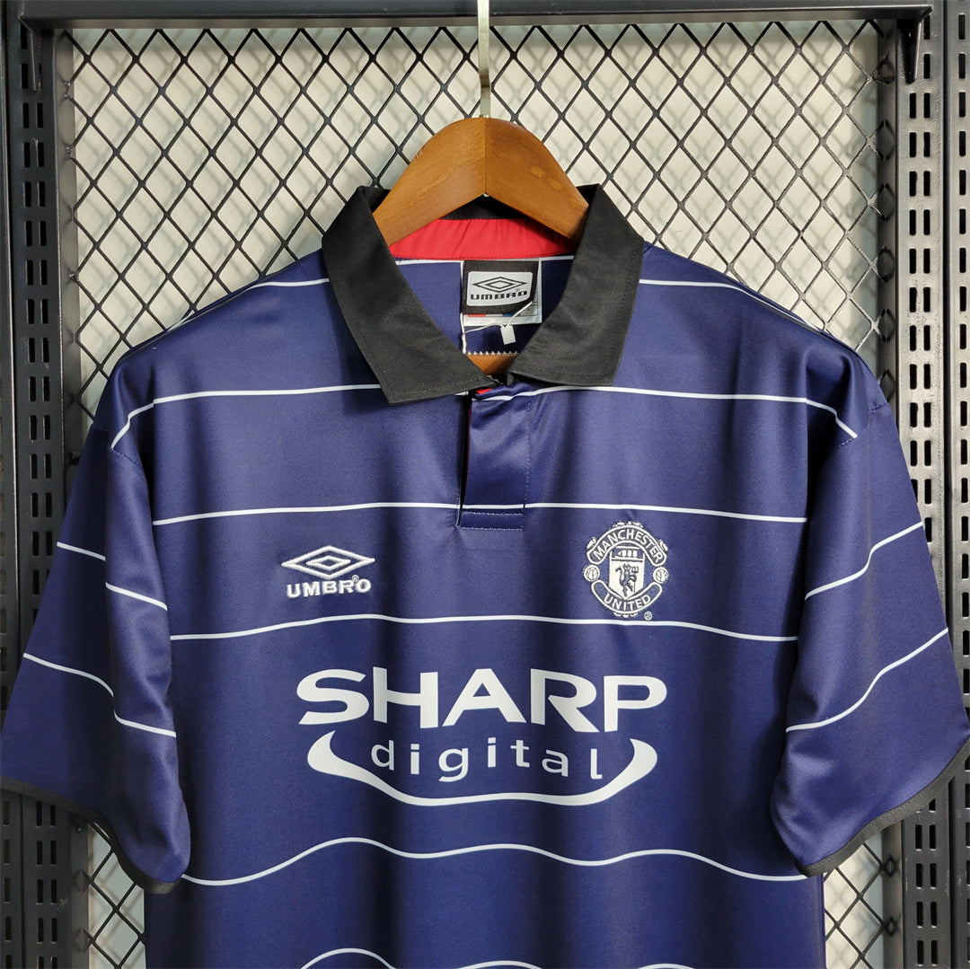 MANCHESTER UNITED - 99/00 AWAY RETRO SHIRT