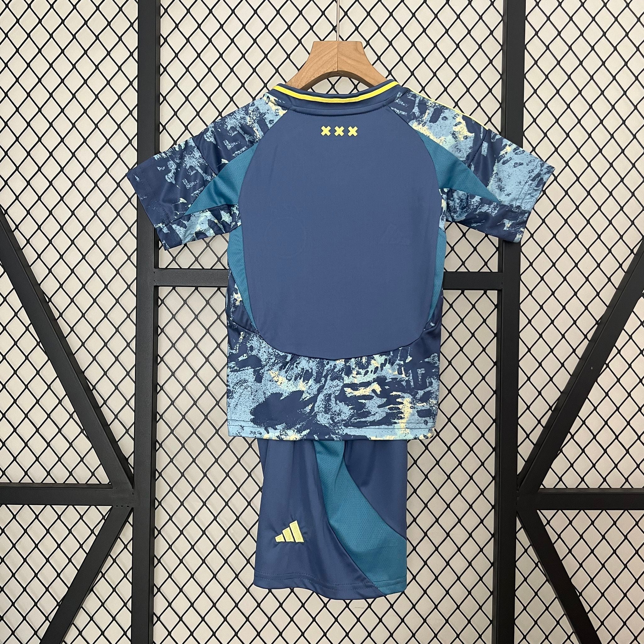 AJAX - KIDS' AWAY KIT 24/25