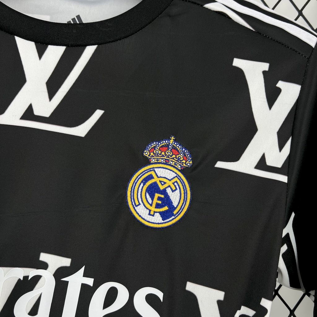 REAL MADRID - MAILLOT CONCEPT 25/26