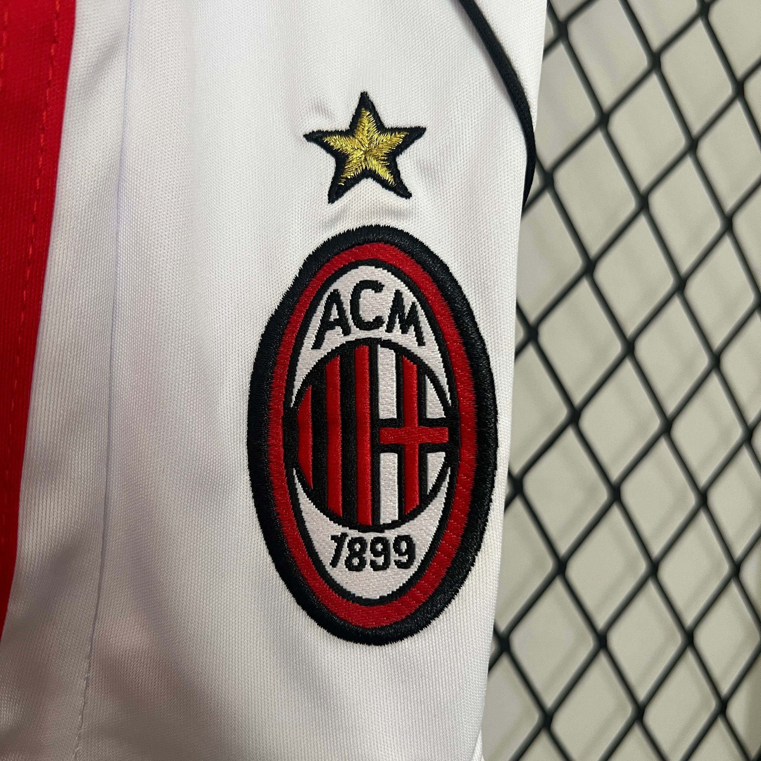 AC MILAN - ENSEMBLE ENFANT EXTÉRIEUR RETRO 06/07