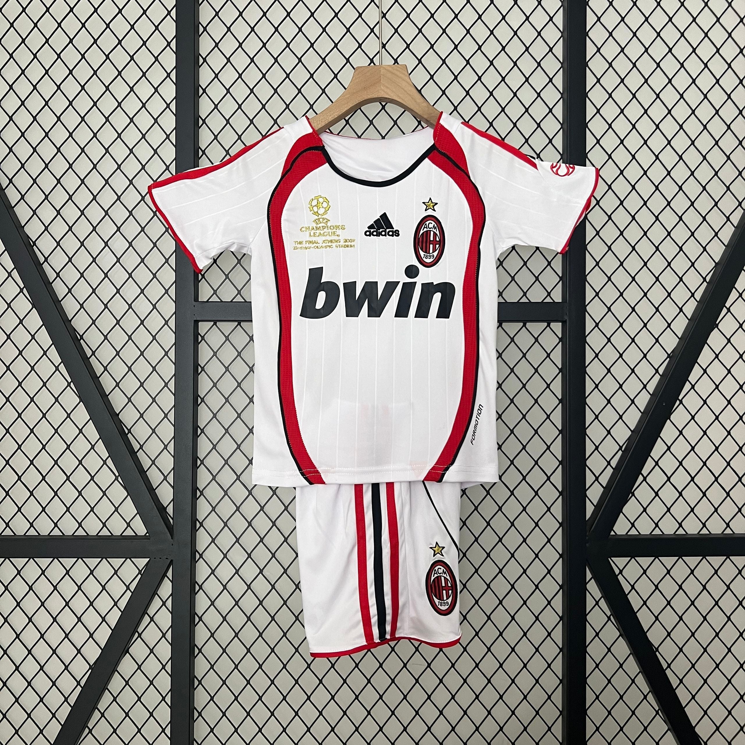 AC MILAN - ENSEMBLE ENFANT EXTÉRIEUR RETRO 06/07