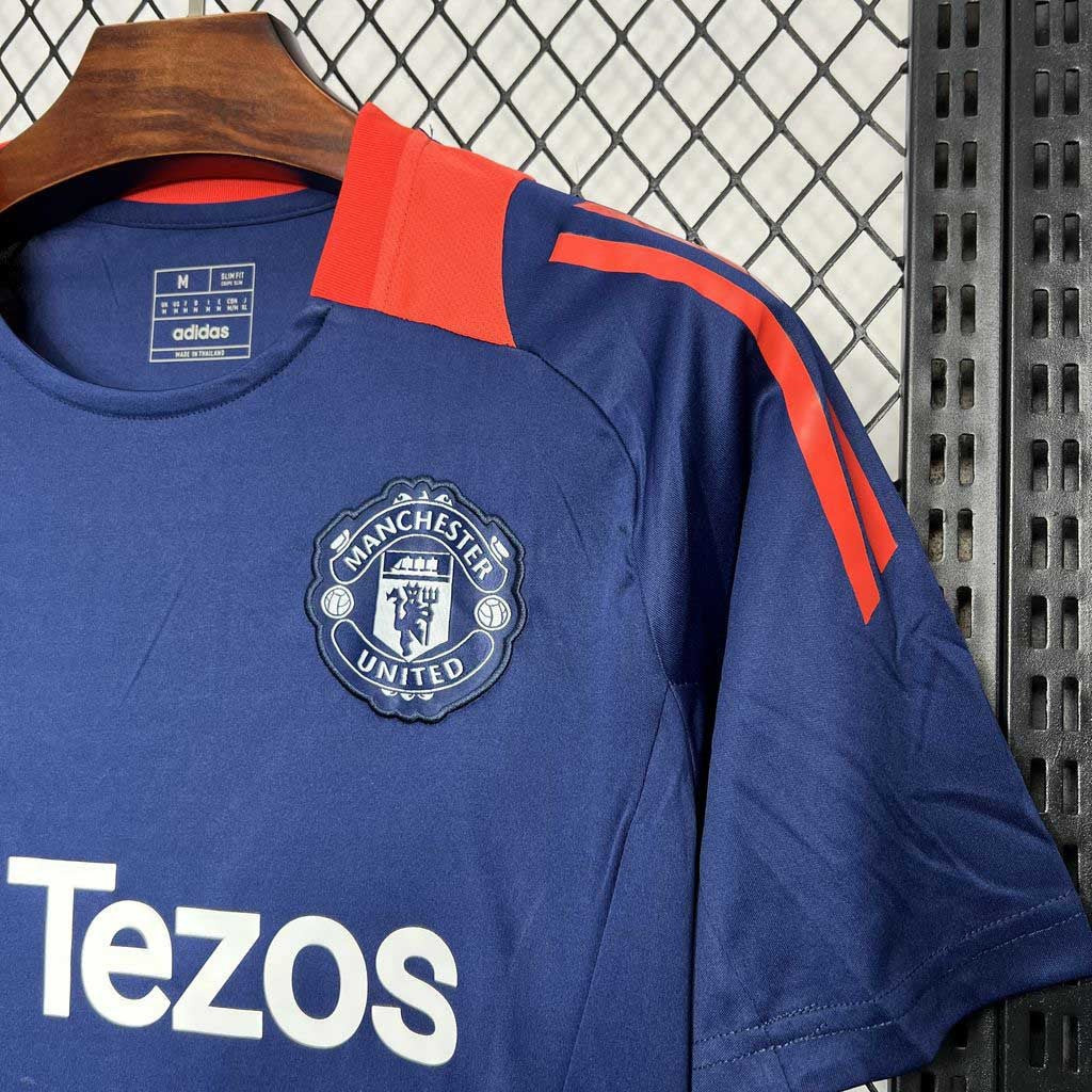 MANCHESTER UNITED - TRAINING JERSEY 24/25